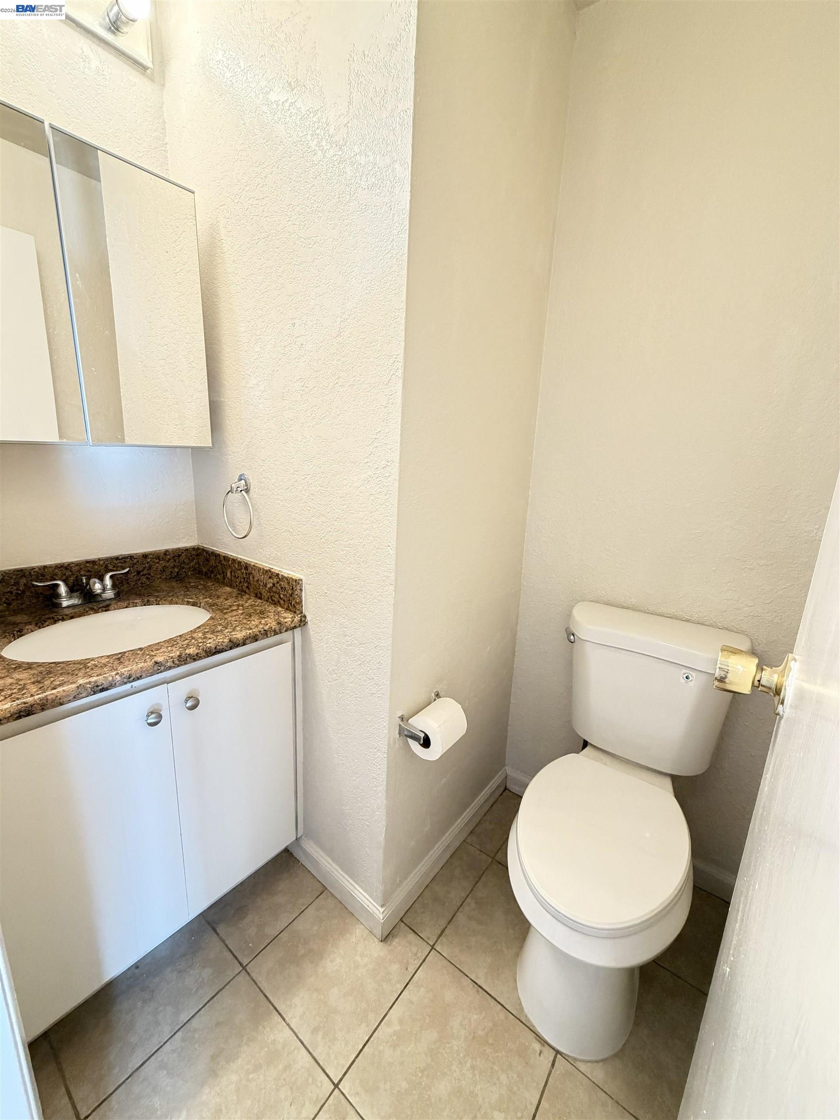 Detail Gallery Image 11 of 23 For 1391 Monument Blvd #5,  Concord,  CA 94520 - 2 Beds | 1/1 Baths