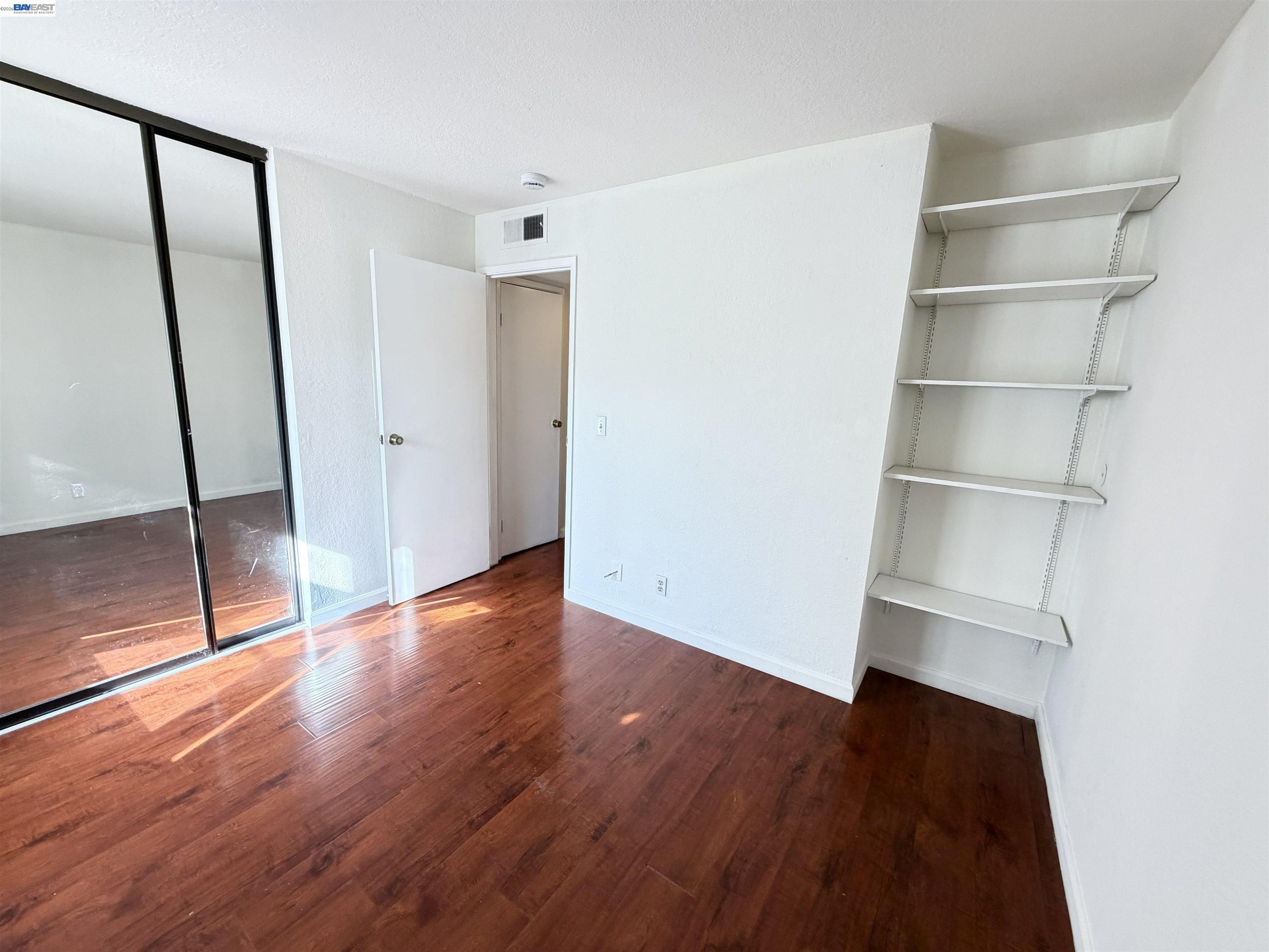 Detail Gallery Image 12 of 23 For 1391 Monument Blvd #5,  Concord,  CA 94520 - 2 Beds | 1/1 Baths