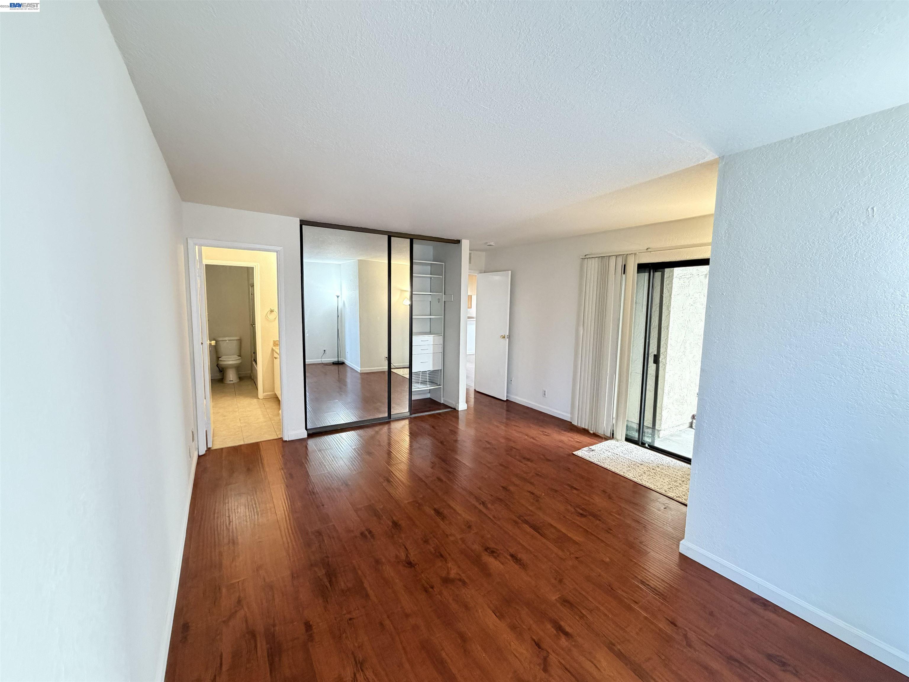 Detail Gallery Image 8 of 23 For 1391 Monument Blvd #5,  Concord,  CA 94520 - 2 Beds | 1/1 Baths