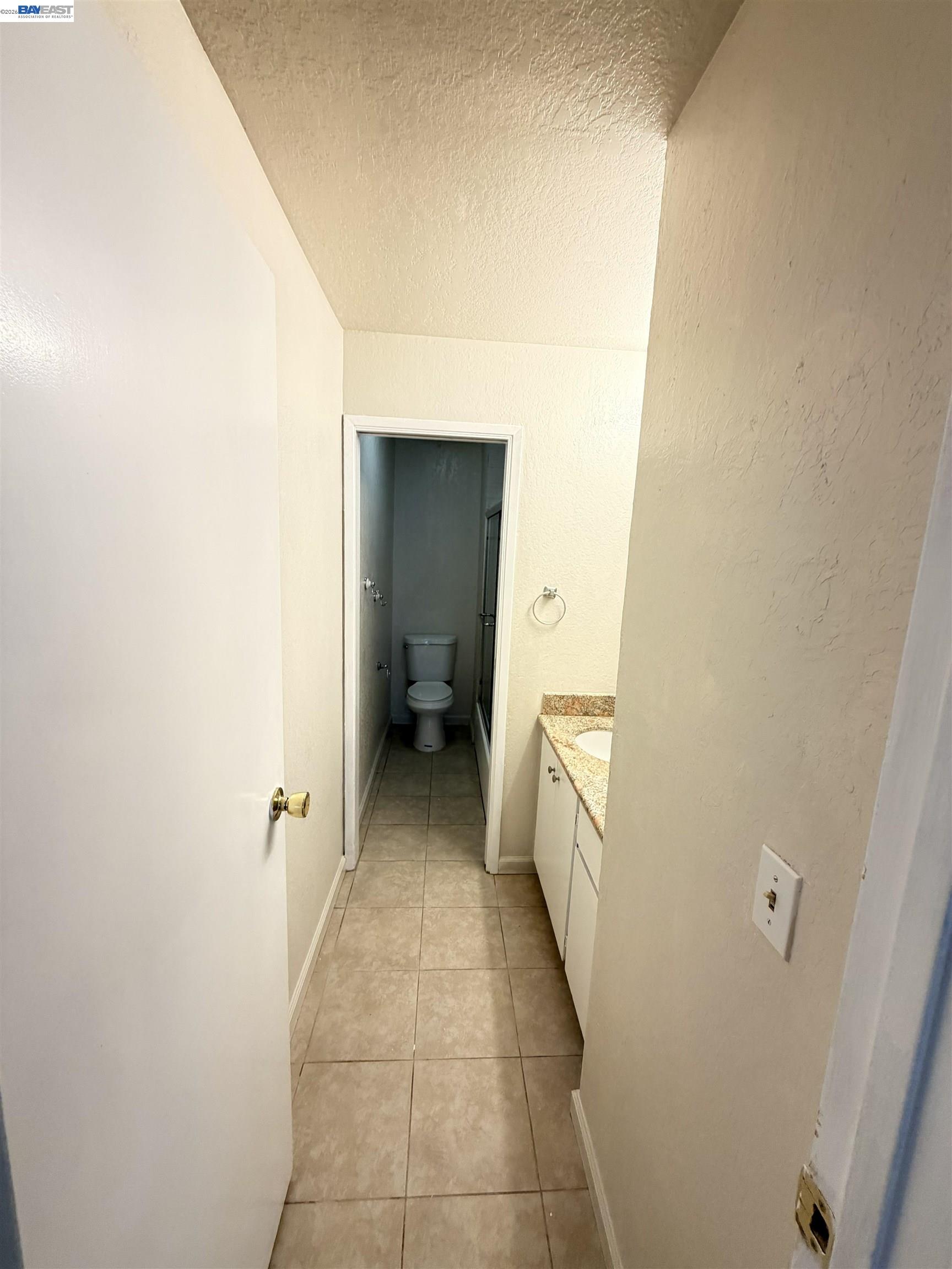 Detail Gallery Image 9 of 23 For 1391 Monument Blvd #5,  Concord,  CA 94520 - 2 Beds | 1/1 Baths