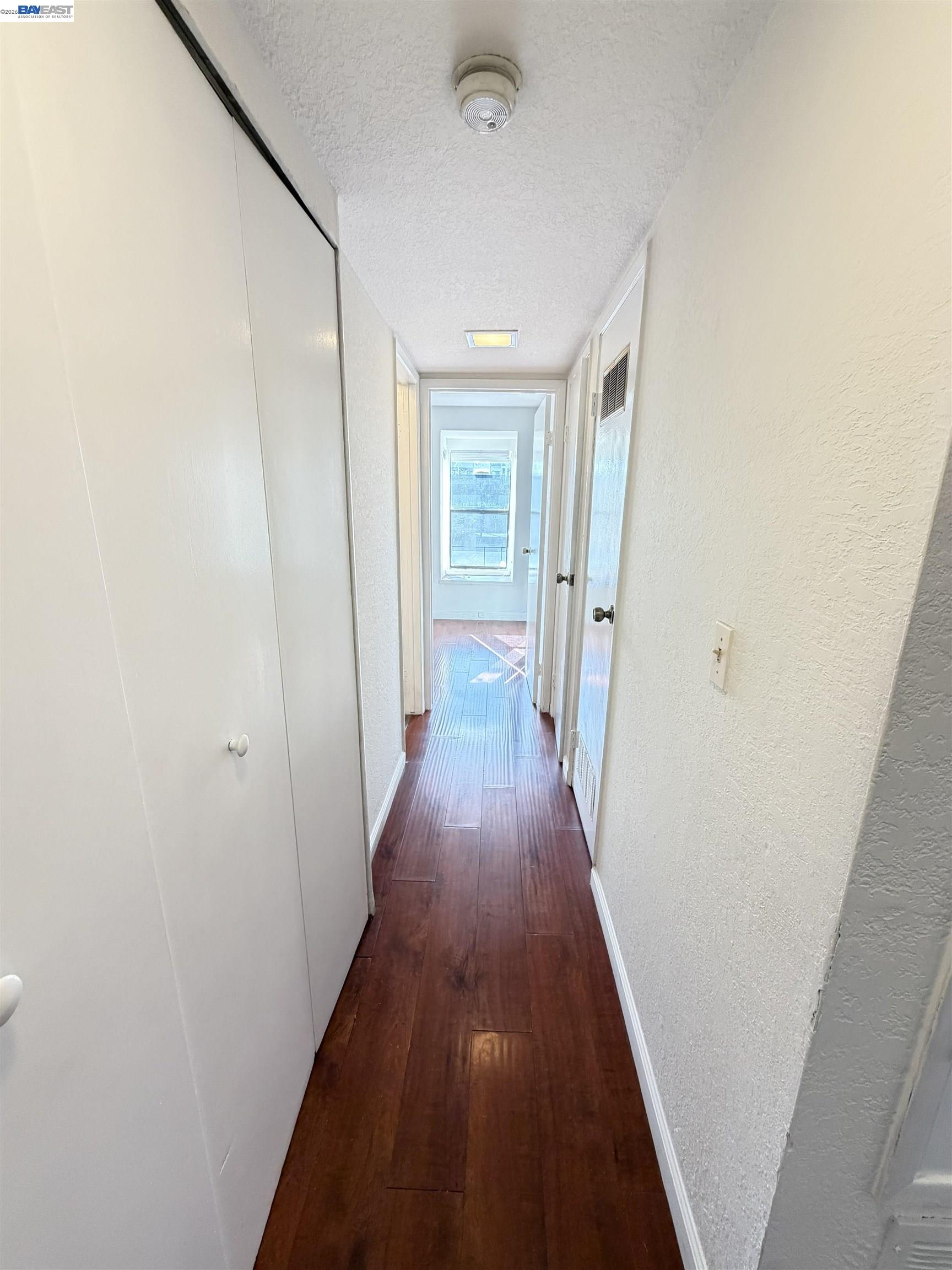 Detail Gallery Image 10 of 23 For 1391 Monument Blvd #5,  Concord,  CA 94520 - 2 Beds | 1/1 Baths