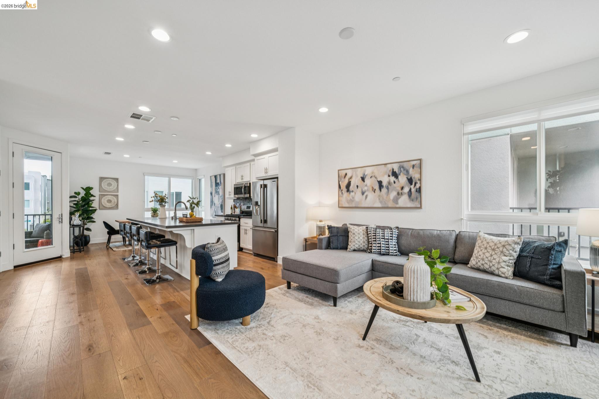 Front Image Thumbnail for EB41120161