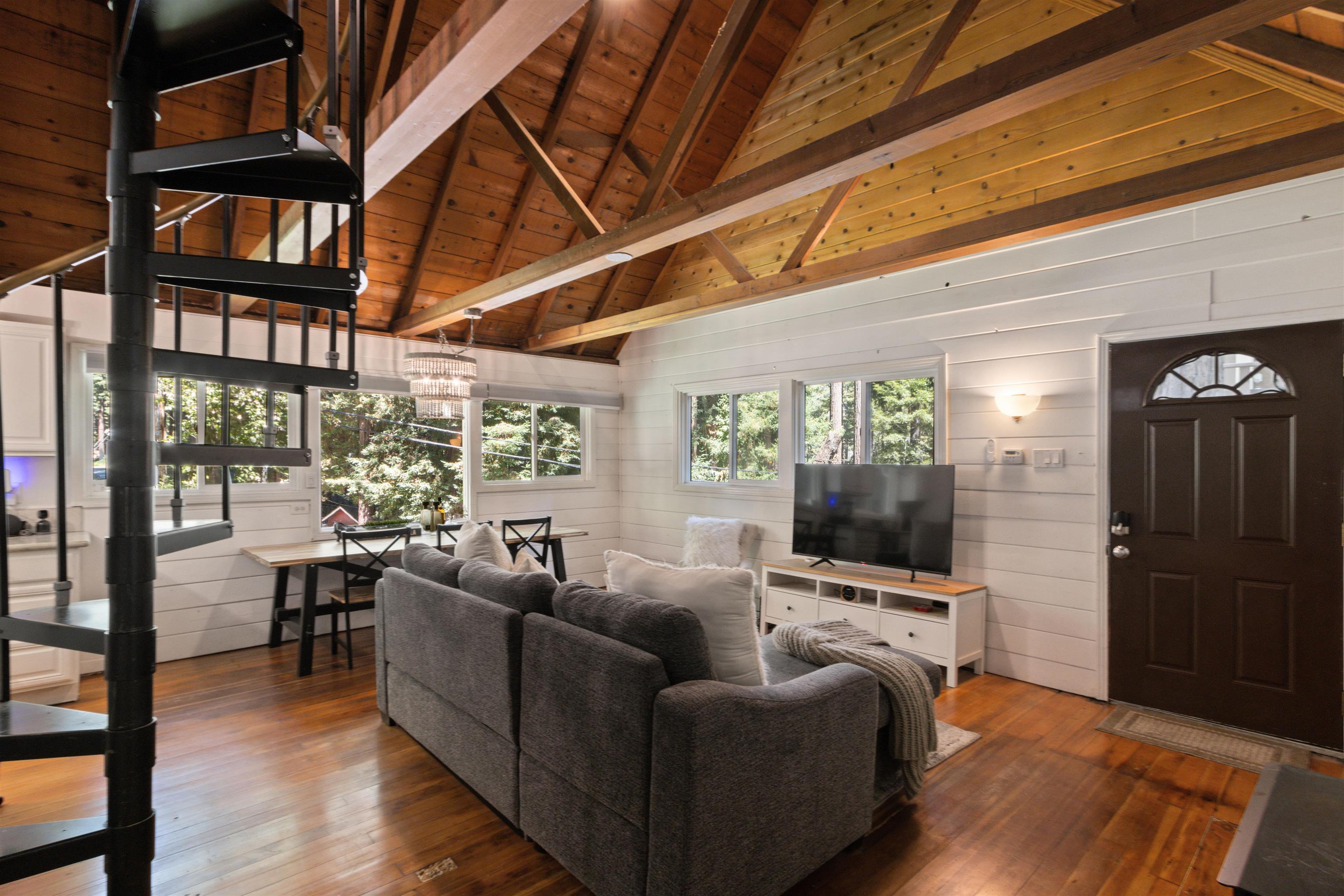 Detail Gallery Image 6 of 56 For 15475 Big Basin Way, Boulder Creek,  CA 95006 - 3 Beds | 2 Baths