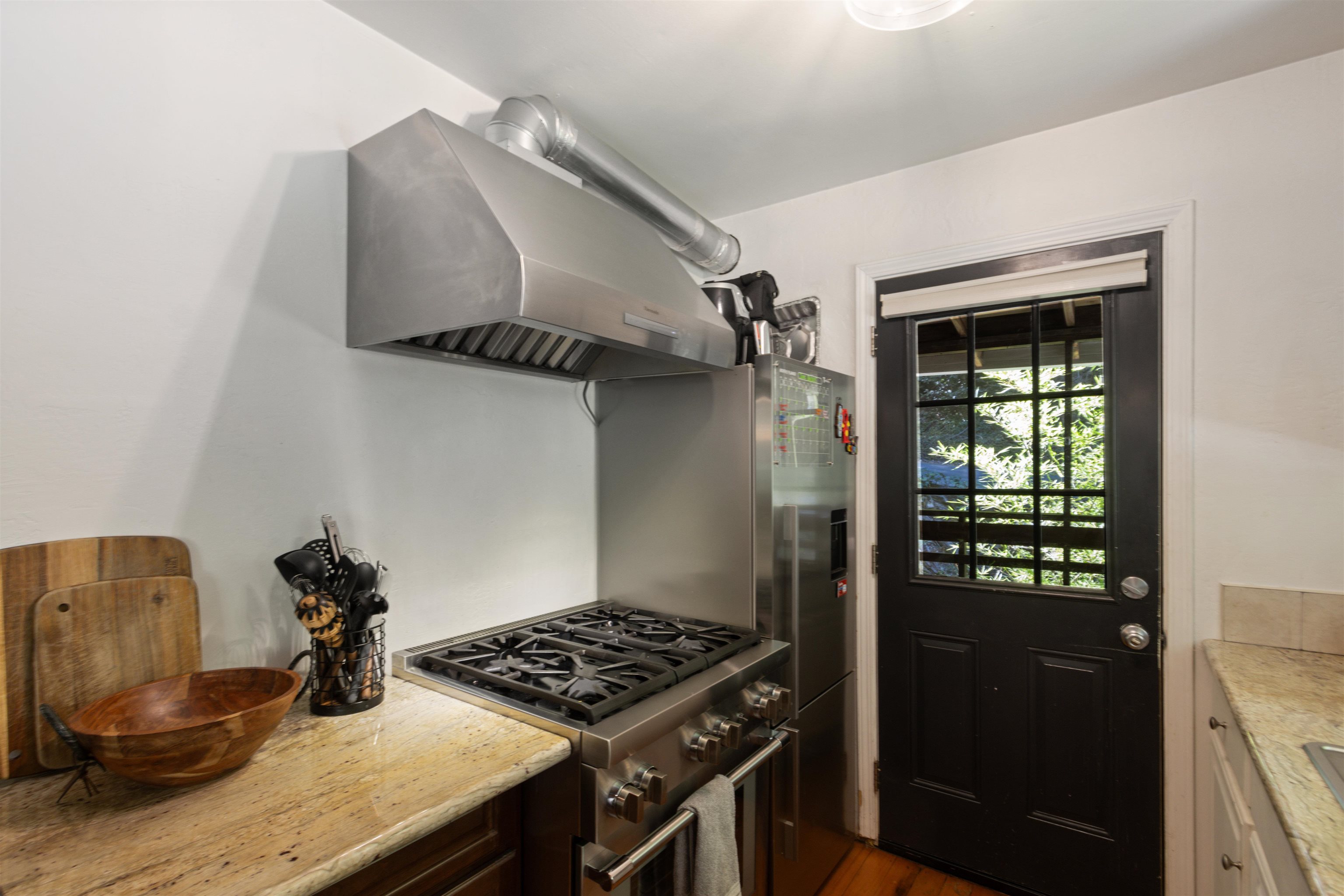 Detail Gallery Image 10 of 56 For 15475 Big Basin Way, Boulder Creek,  CA 95006 - 3 Beds | 2 Baths