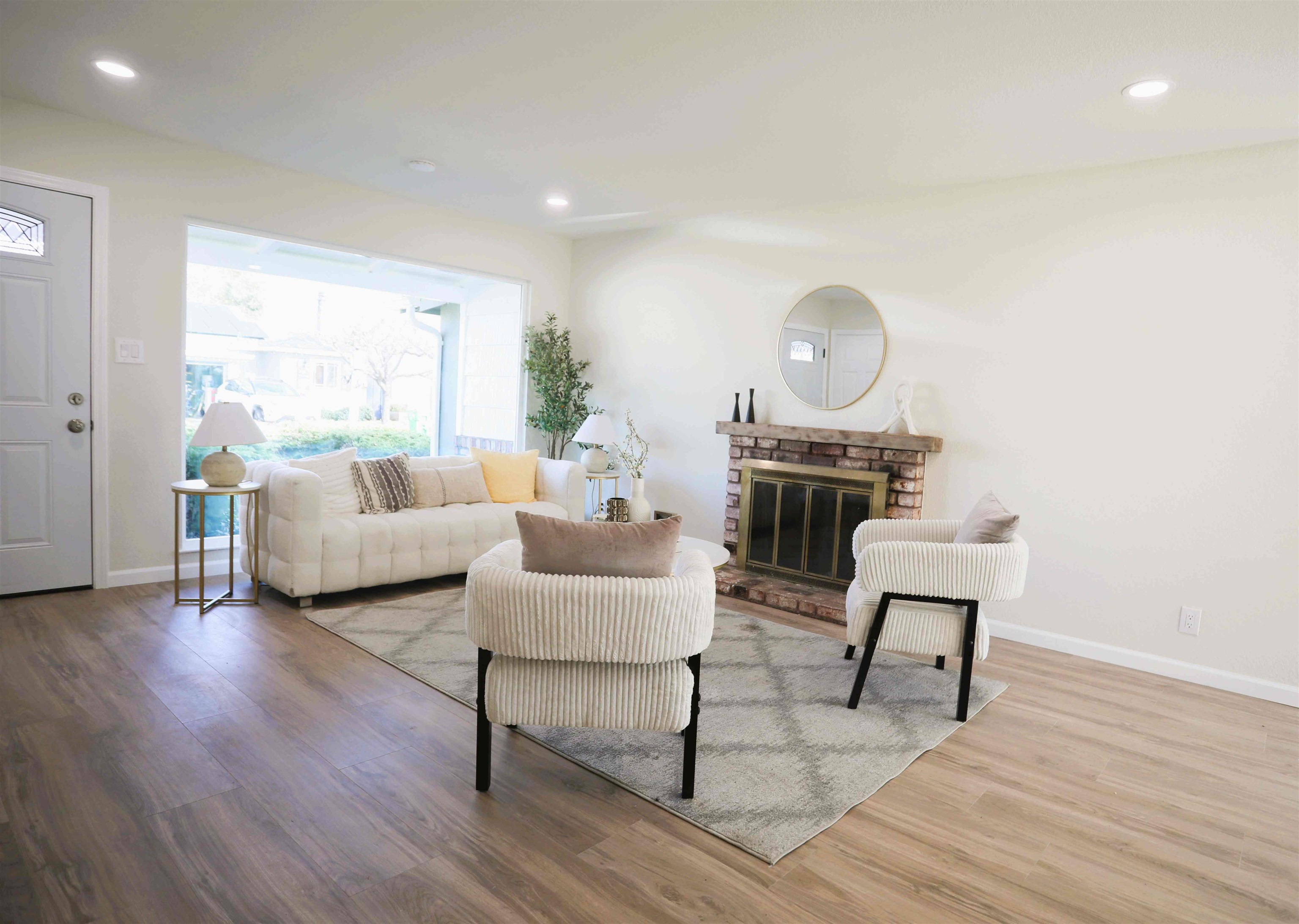 Front Image Thumbnail for EB41120168