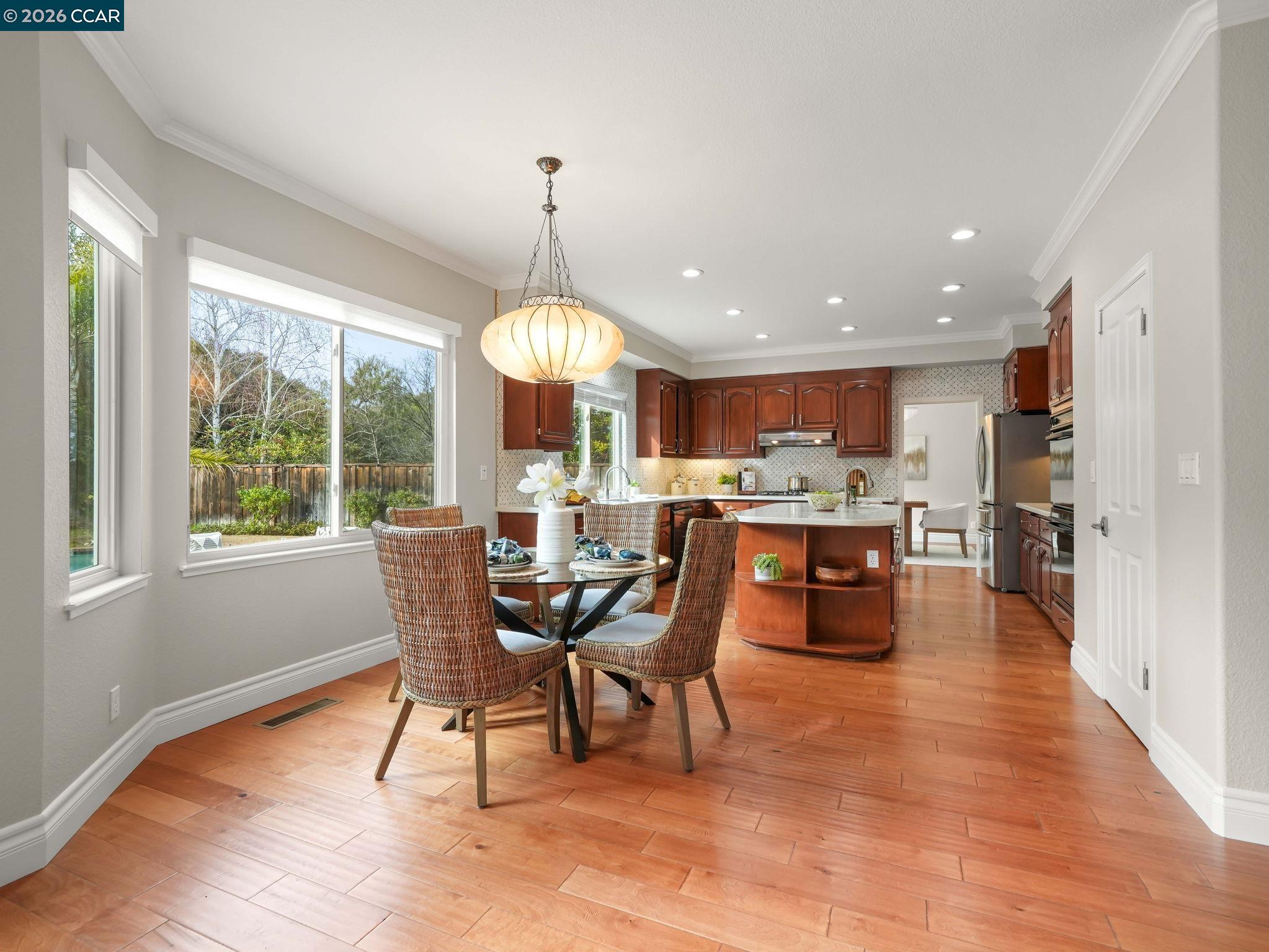 Detail Gallery Image 16 of 52 For 376 Blue Oak Ln, Clayton,  CA 94517 - 5 Beds | 3 Baths