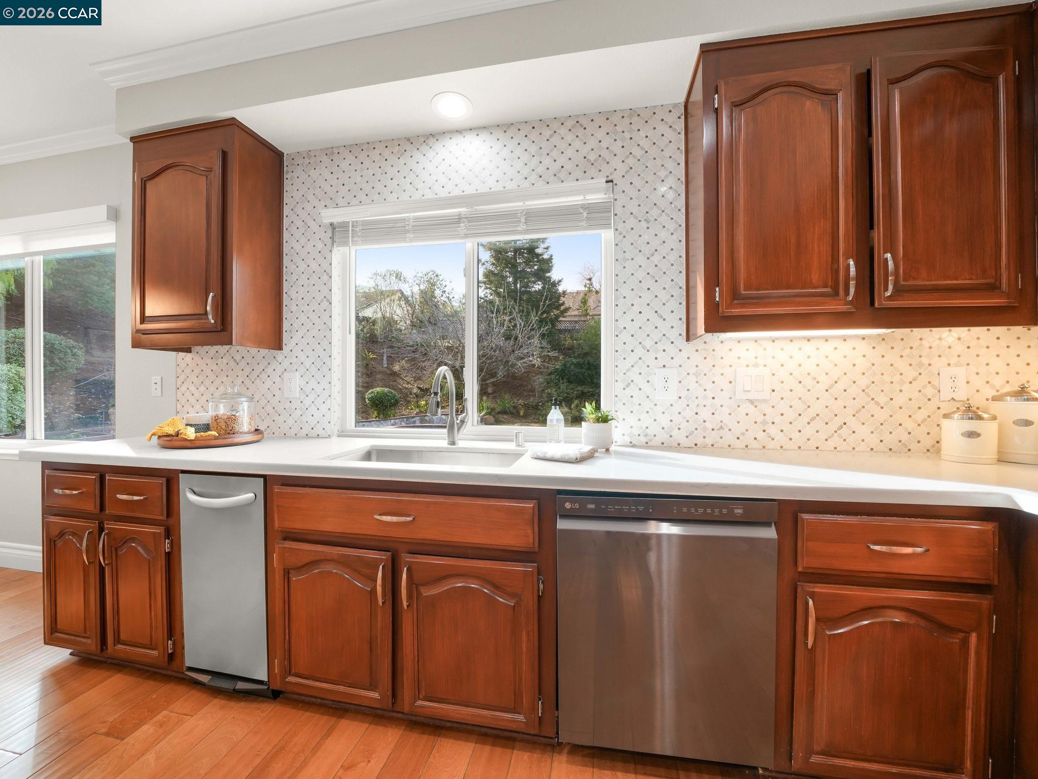 Detail Gallery Image 17 of 52 For 376 Blue Oak Ln, Clayton,  CA 94517 - 5 Beds | 3 Baths