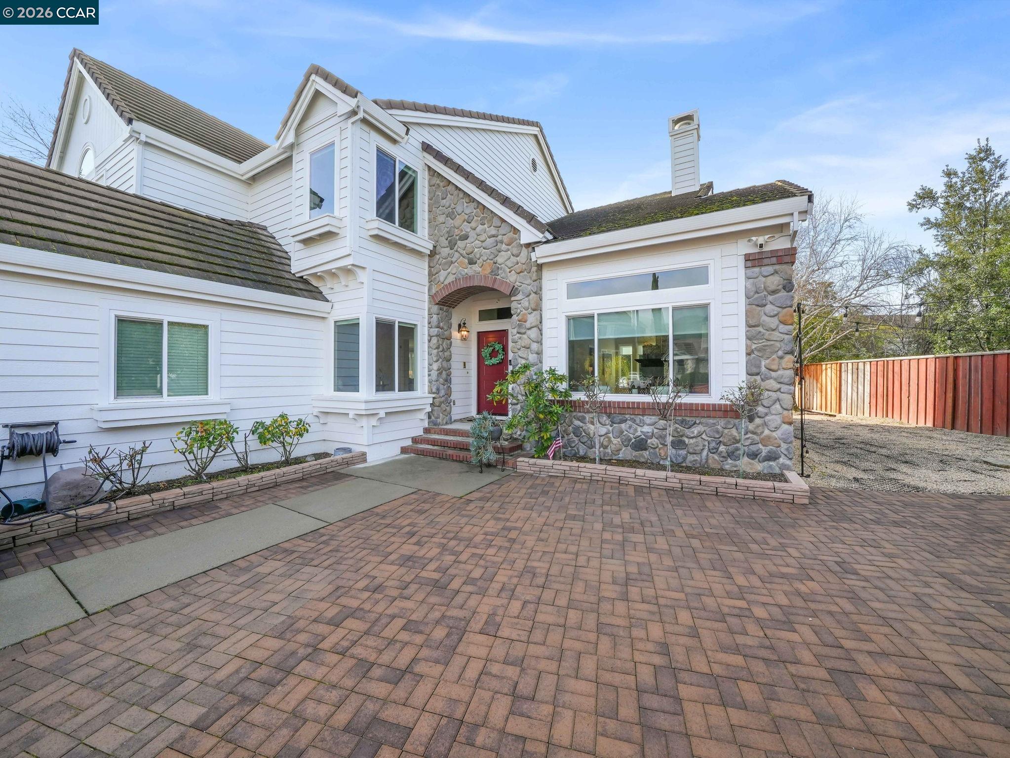 376 Blue Oak Ln, Clayton, CA, 94517