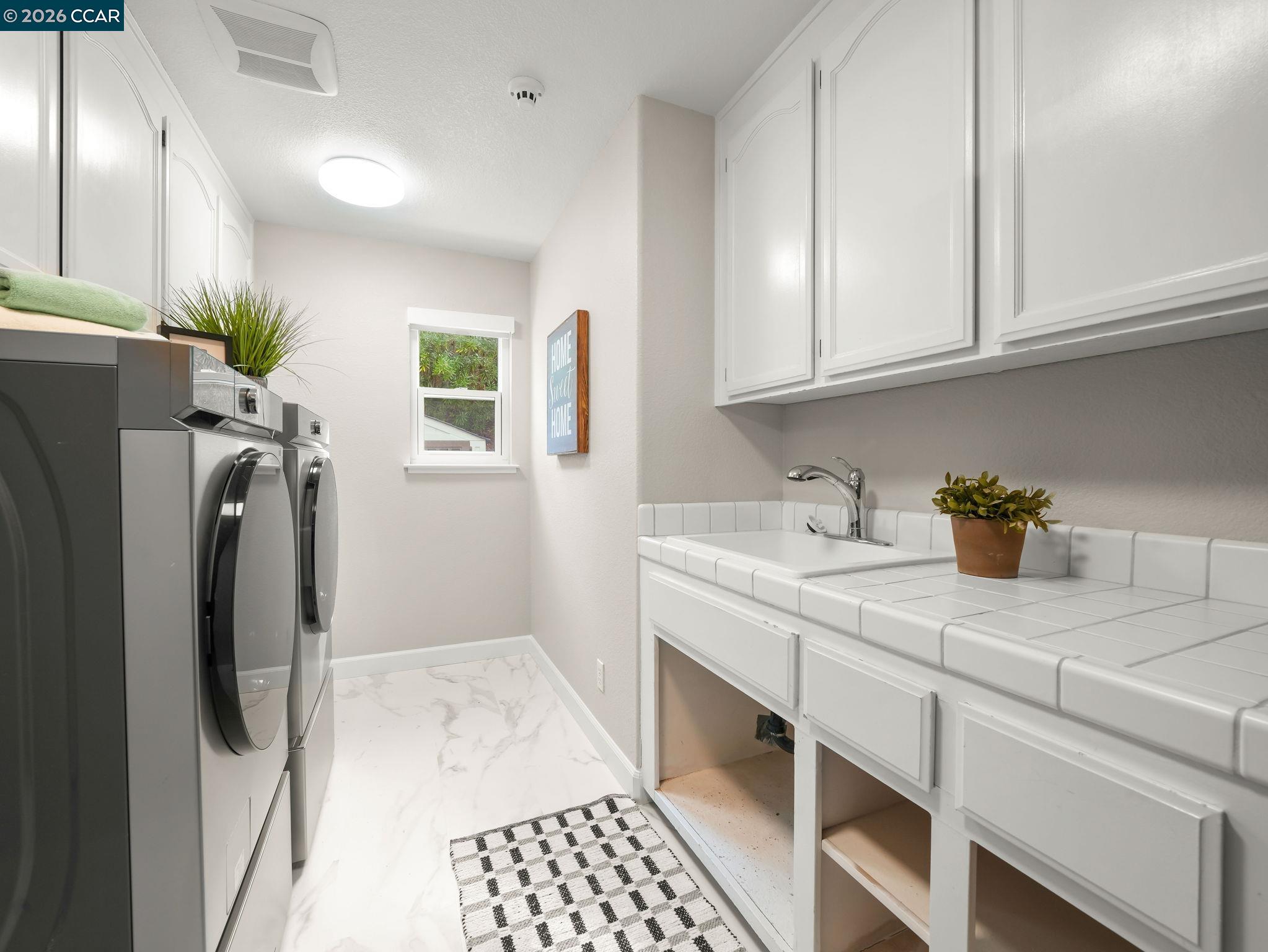 Detail Gallery Image 22 of 52 For 376 Blue Oak Ln, Clayton,  CA 94517 - 5 Beds | 3 Baths