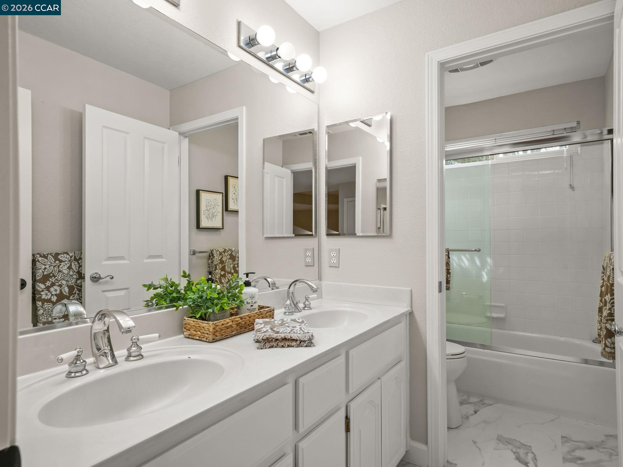 Detail Gallery Image 29 of 52 For 376 Blue Oak Ln, Clayton,  CA 94517 - 5 Beds | 3 Baths