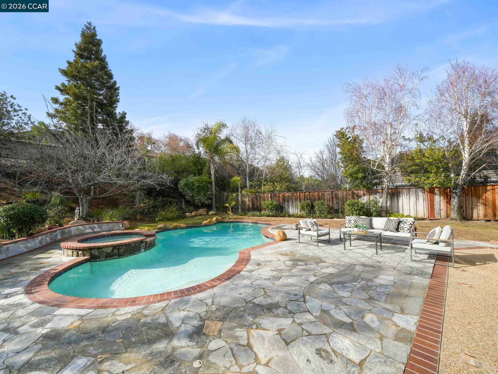 376 Blue Oak Ln, Clayton, CA, 94517