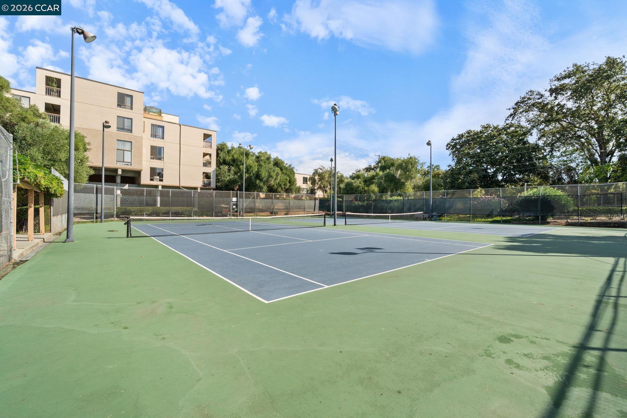 Detail Gallery Image 21 of 24 For 320 N Civic Drive #407,  Walnut Creek,  CA 94596 - 1 Beds | 1 Baths