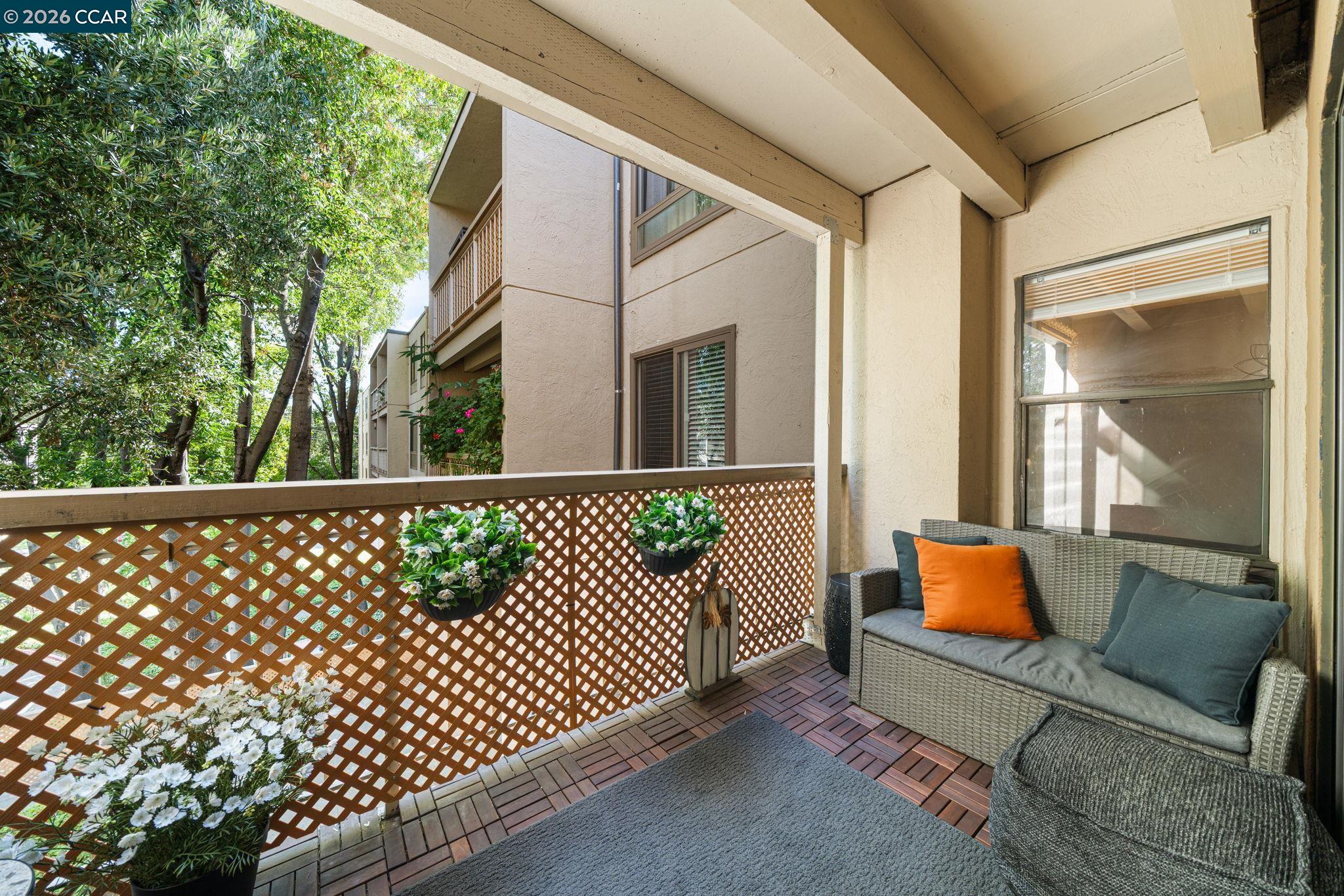 Detail Gallery Image 10 of 24 For 320 N Civic Drive #407,  Walnut Creek,  CA 94596 - 1 Beds | 1 Baths
