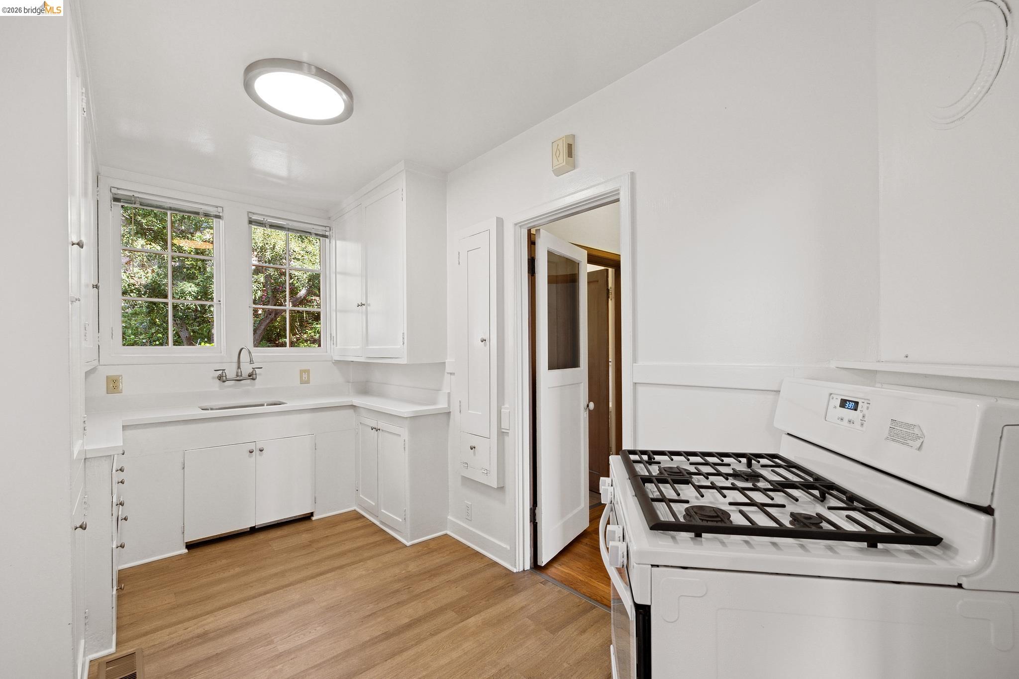 Photo #41: 41120200 Listing: Photo #41