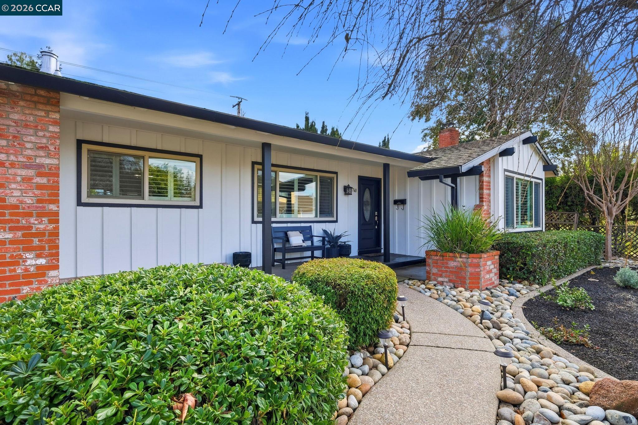 Detail Gallery Image 3 of 29 For 1760 Elmhurst Ln, Concord,  CA 94521 - 4 Beds | 2 Baths