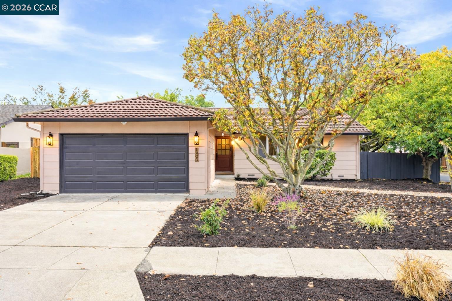 Front Image Thumbnail for CC41120272