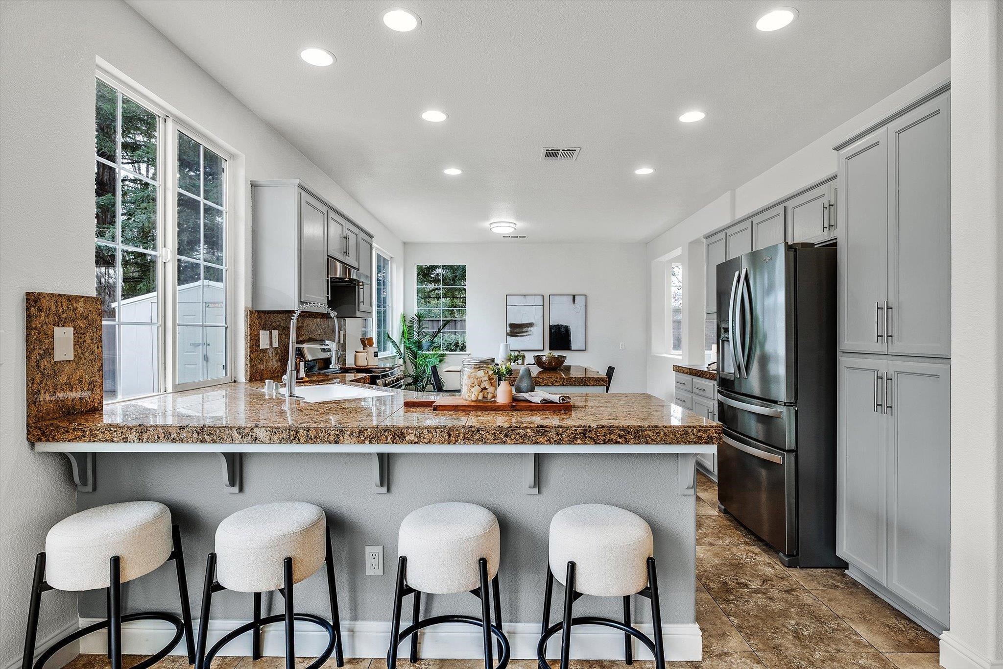 Detail Gallery Image 12 of 59 For 4726 Dandelion Loop, Tracy,  CA 95377 - 4 Beds | 2/1 Baths