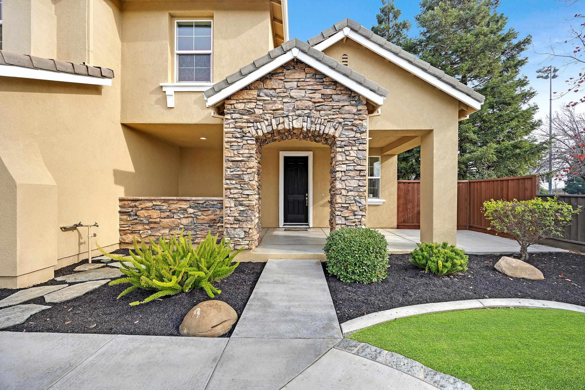 Detail Gallery Image 4 of 59 For 4726 Dandelion Loop, Tracy,  CA 95377 - 4 Beds | 2/1 Baths