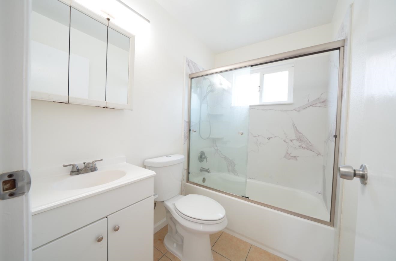 Detail Gallery Image 12 of 17 For 100 Carolina St. #B,  Vallejo,  CA 94590 - 2 Beds | 1 Baths