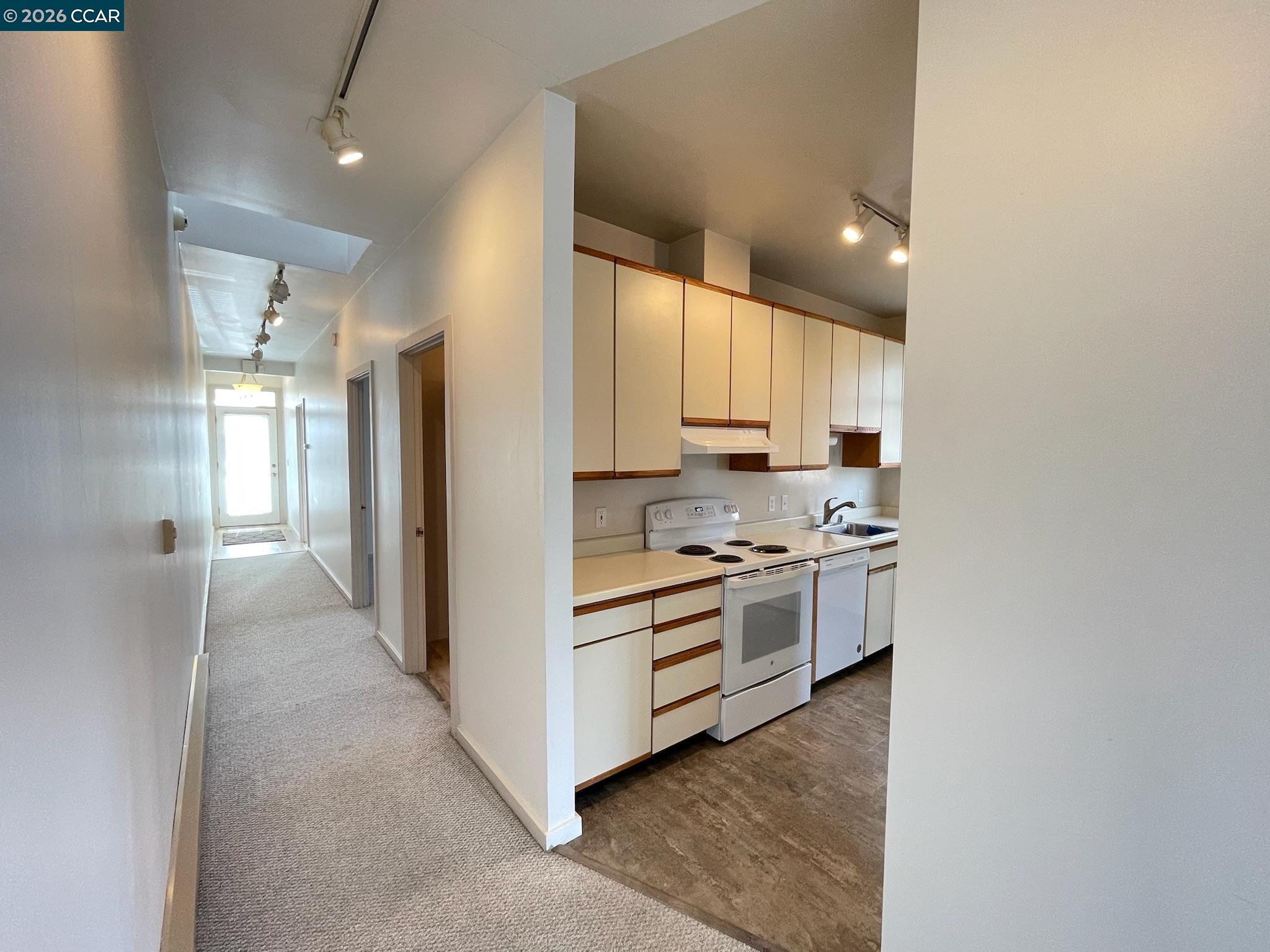 Detail Gallery Image 4 of 25 For 216 Kentucky St, Vallejo,  CA 94590 - 2 Beds | 1 Baths