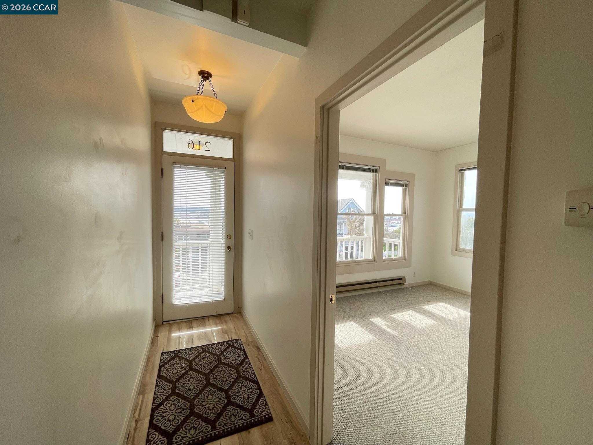 Detail Gallery Image 5 of 25 For 216 Kentucky St, Vallejo,  CA 94590 - 2 Beds | 1 Baths