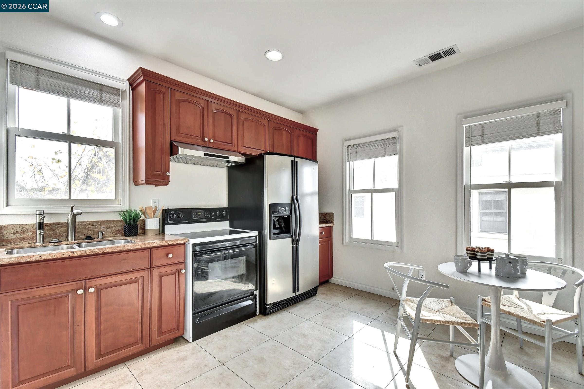 Detail Gallery Image 51 of 60 For 1018 Promenade St., Hercules,  CA 94547 - 6 Beds | 5/1 Baths