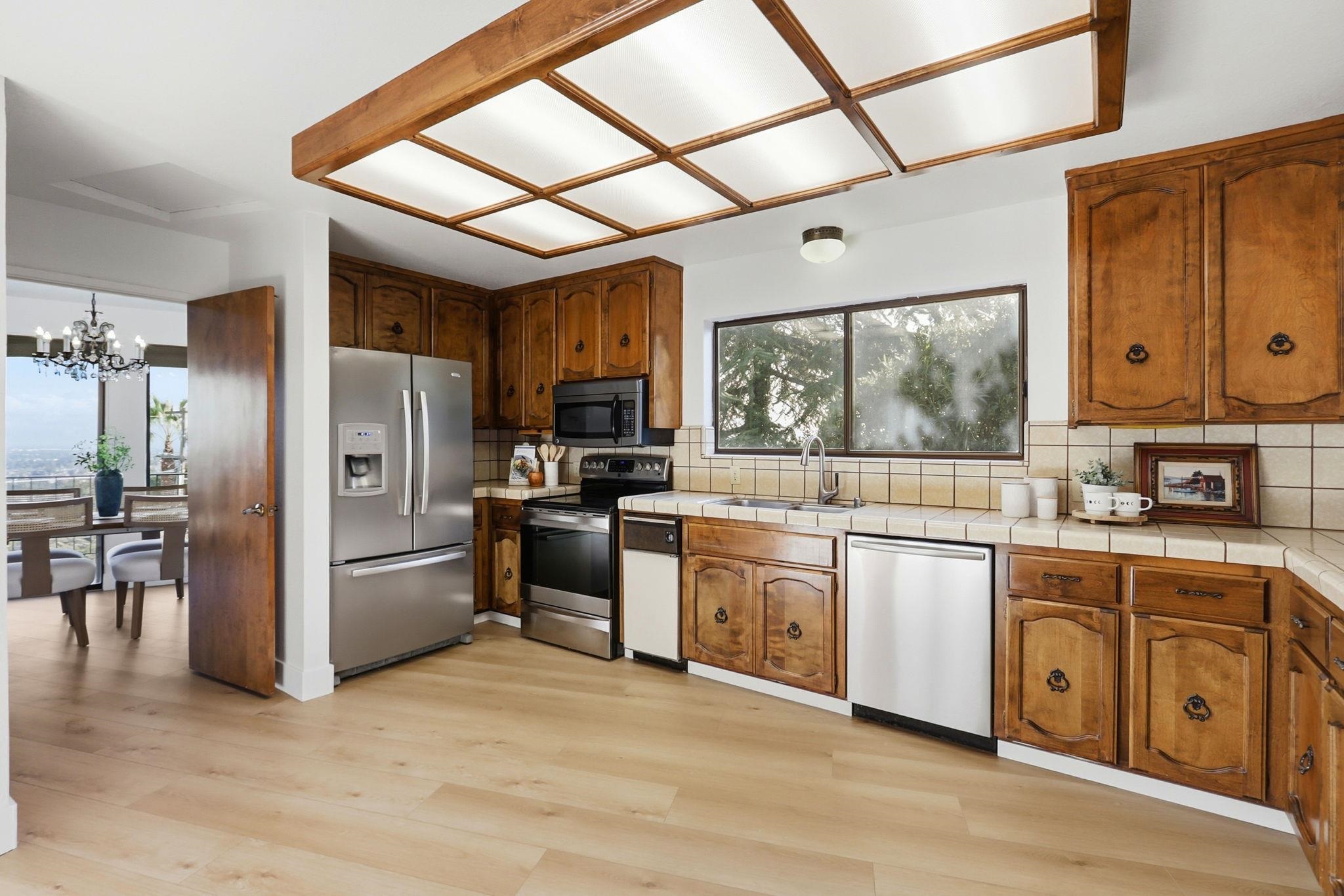 Detail Gallery Image 15 of 60 For 22670 San Juan Rd, Cupertino,  CA 95014 - 4 Beds | 2/1 Baths