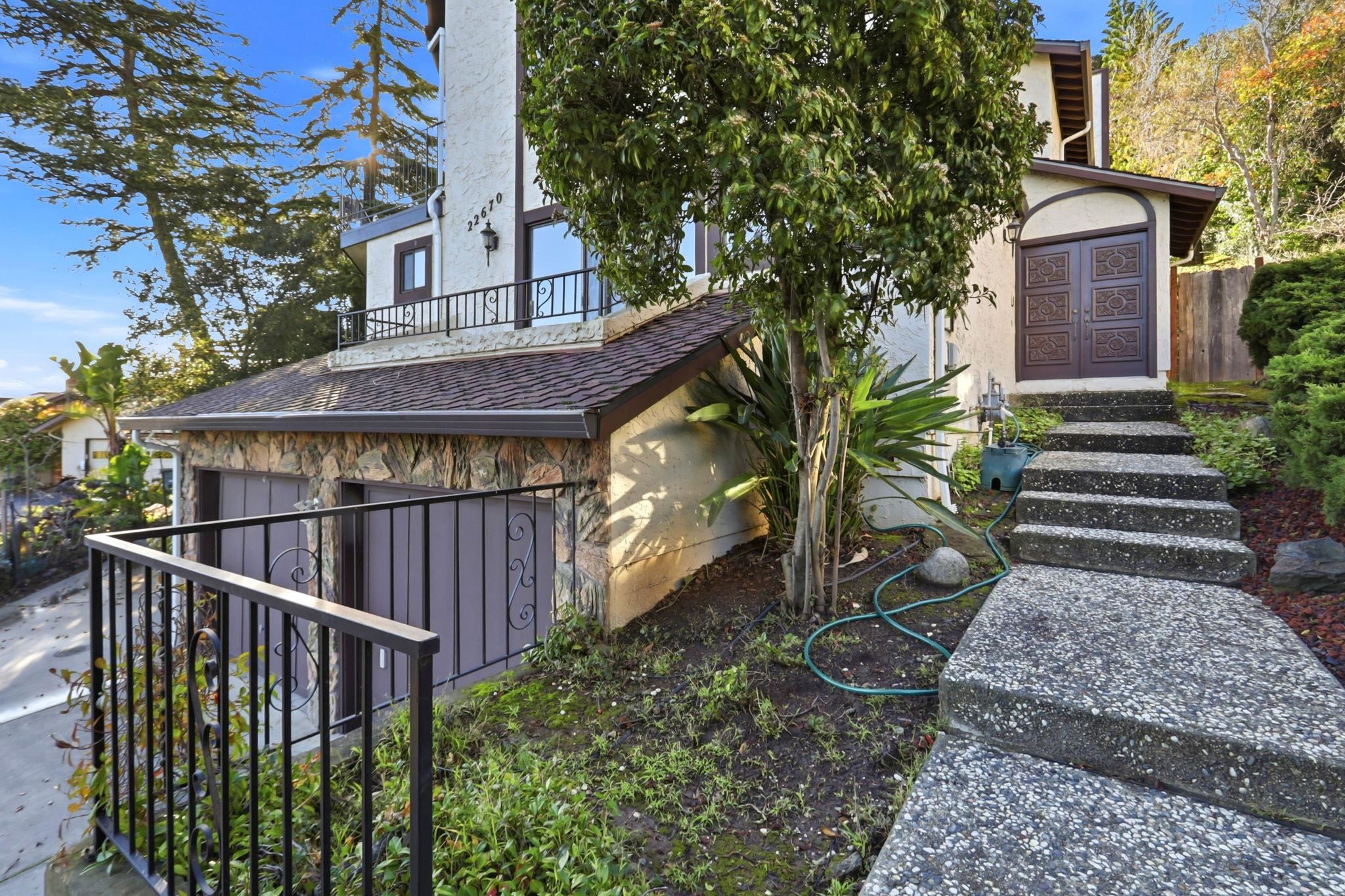 Detail Gallery Image 3 of 60 For 22670 San Juan Rd, Cupertino,  CA 95014 - 4 Beds | 2/1 Baths