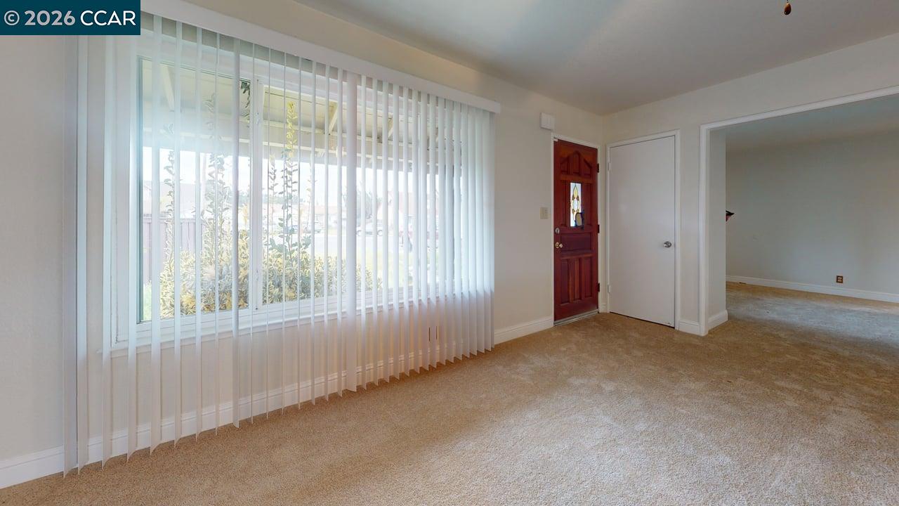 Detail Gallery Image 5 of 10 For 1015 Tenaya Ct, Manteca,  CA 95337 - 4 Beds | 3 Baths