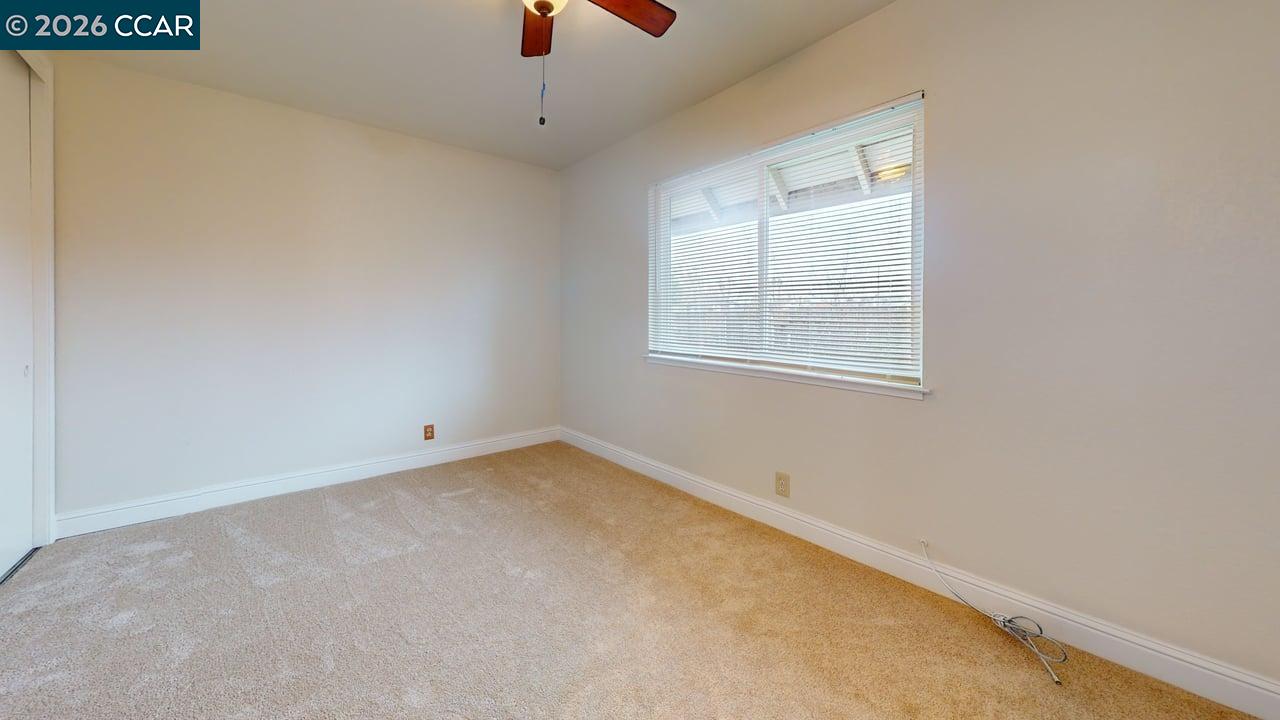 Detail Gallery Image 6 of 10 For 1015 Tenaya Ct, Manteca,  CA 95337 - 4 Beds | 3 Baths