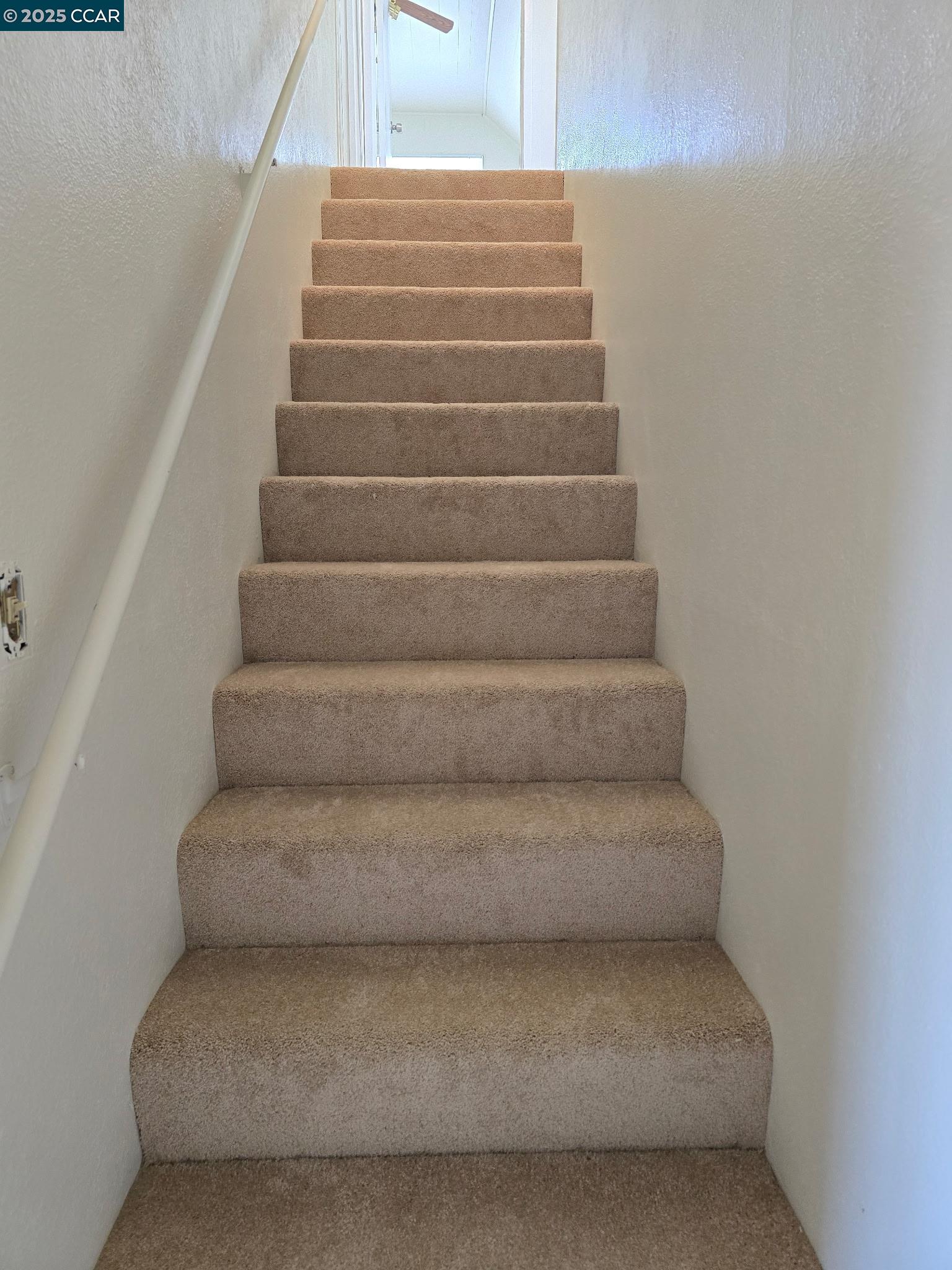 Detail Gallery Image 8 of 10 For 1015 Tenaya Ct, Manteca,  CA 95337 - 4 Beds | 3 Baths