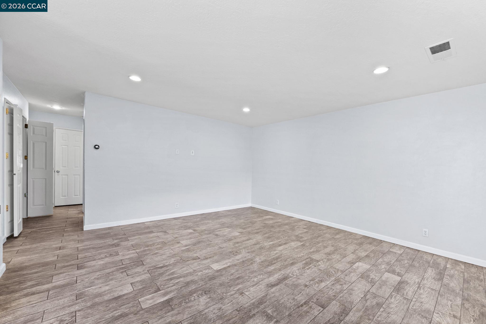 Photo #12: 41120367 Listing: Photo #12