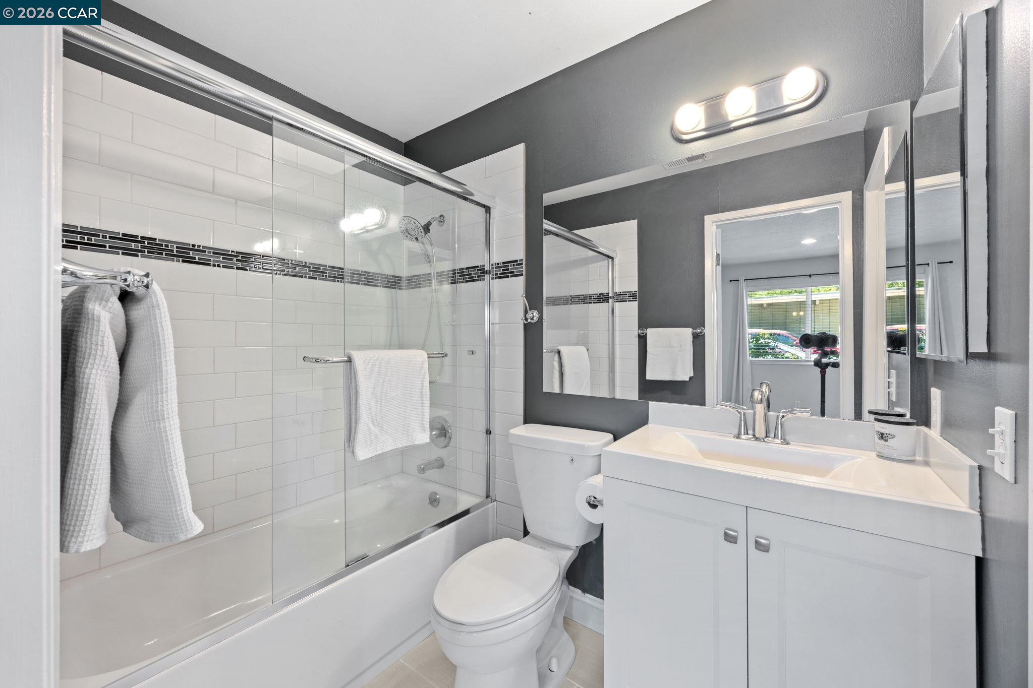 Photo #4: 41120367 Listing: Photo #4