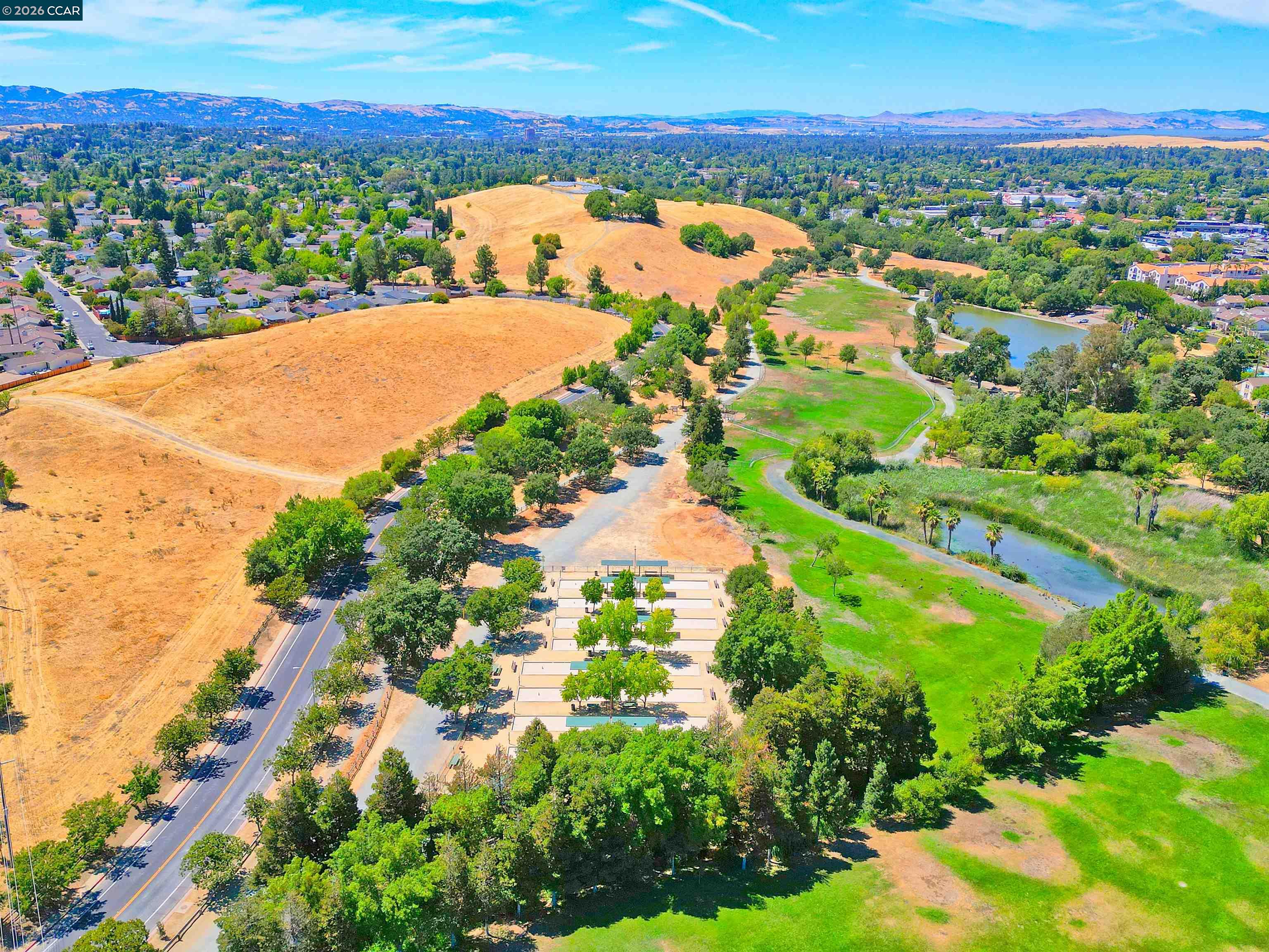 Detail Gallery Image 6 of 47 For 5091 Saint Celestine Court, Concord,  CA 94521 - 4 Beds | 2/1 Baths