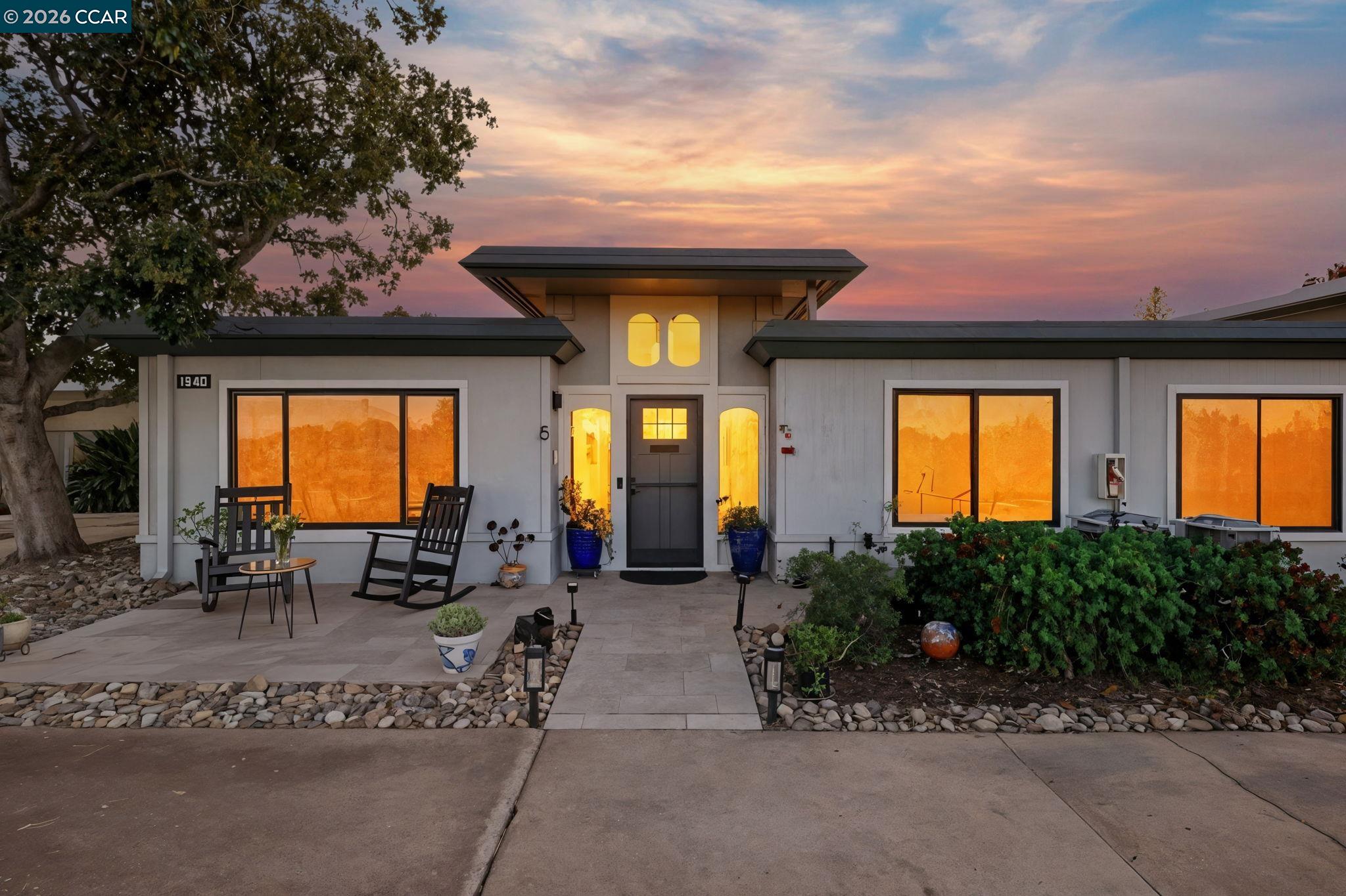 Photo #2: 41120391 Listing: Photo #2