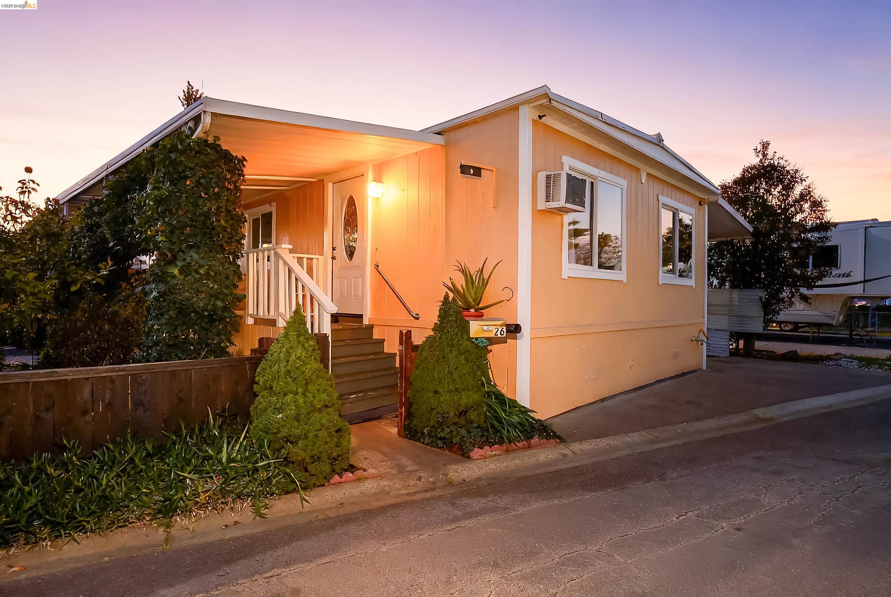 Front Image Thumbnail for EB41120441