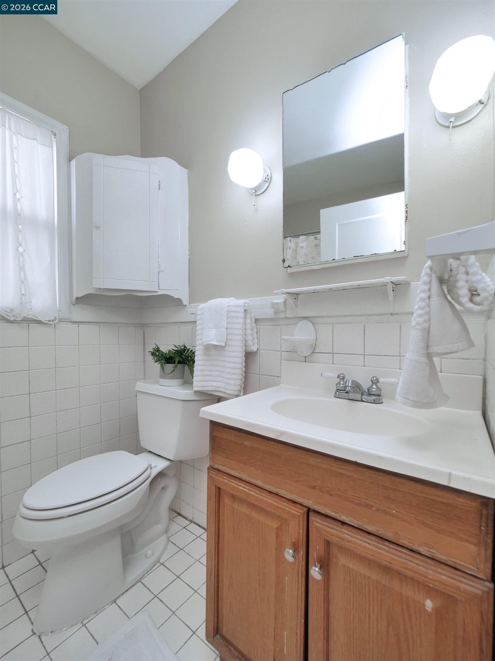 Detail Gallery Image 18 of 26 For 2555 Barrett Ave, Richmond,  CA 94804 - 2 Beds | 1 Baths