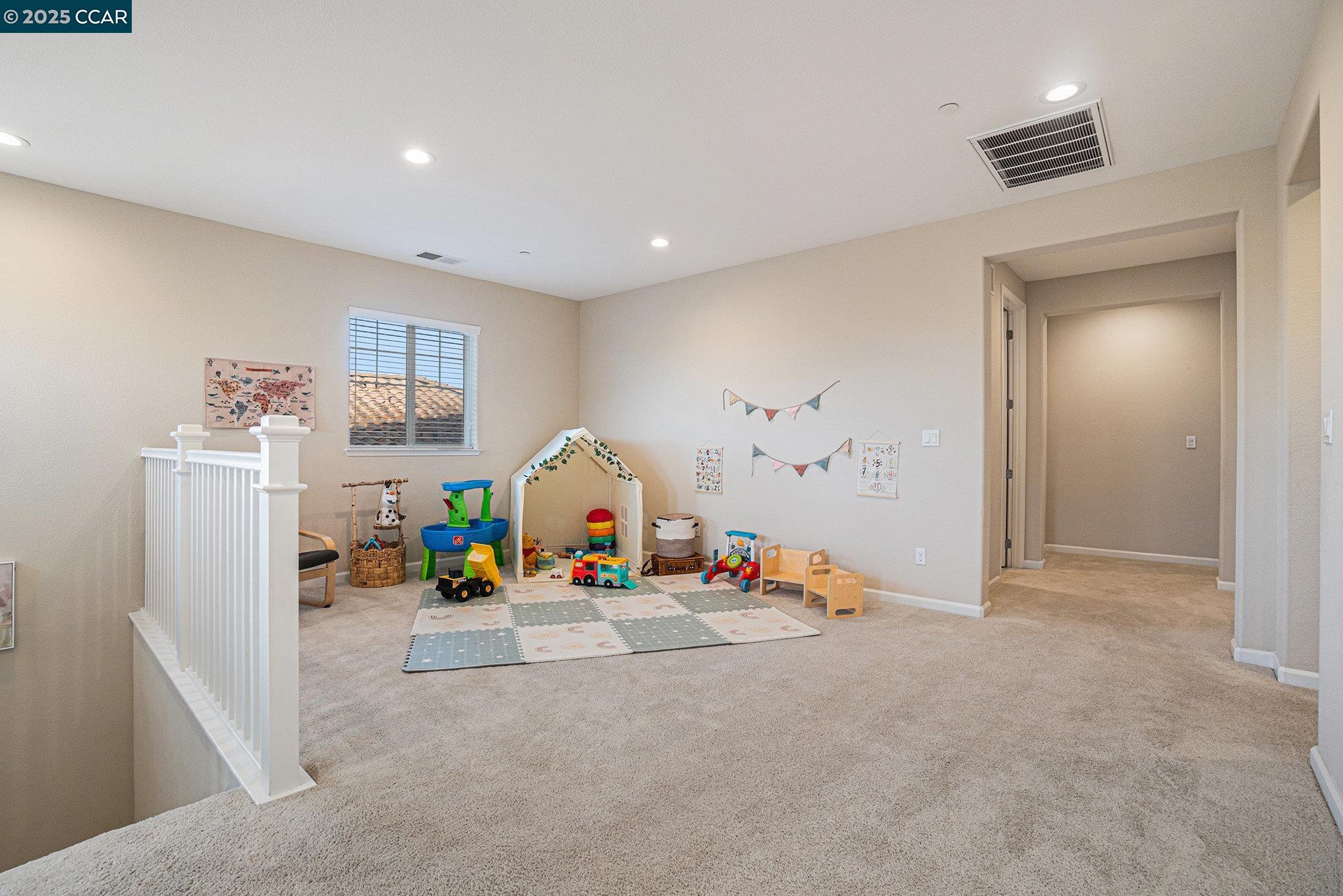 Detail Gallery Image 12 of 45 For 208 Littleton St, Oakley,  CA 94561 - 5 Beds | 4 Baths