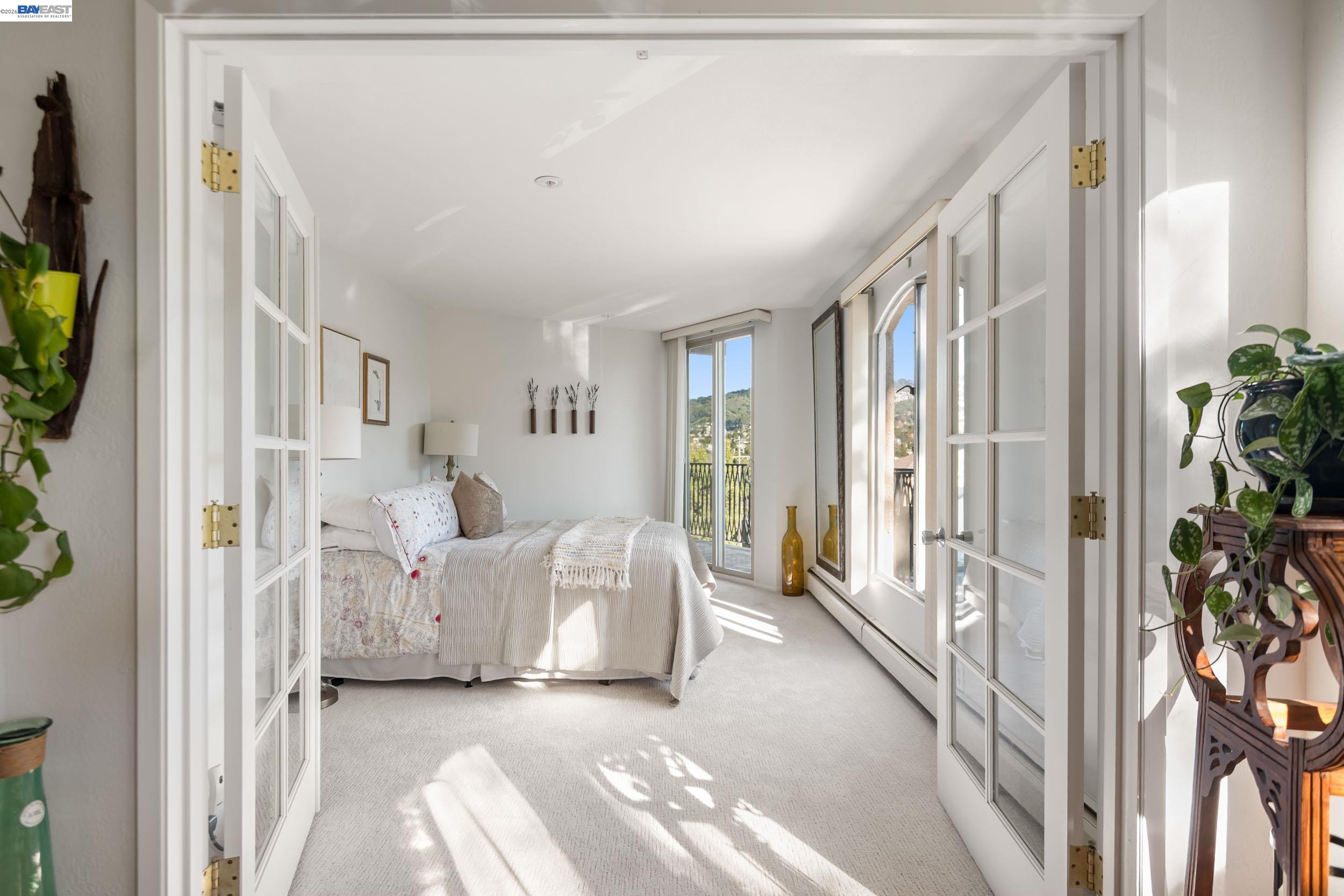 Detail Gallery Image 14 of 32 For 5405 Carlton St #303,  Oakland,  CA 94618 - 2 Beds | 2 Baths