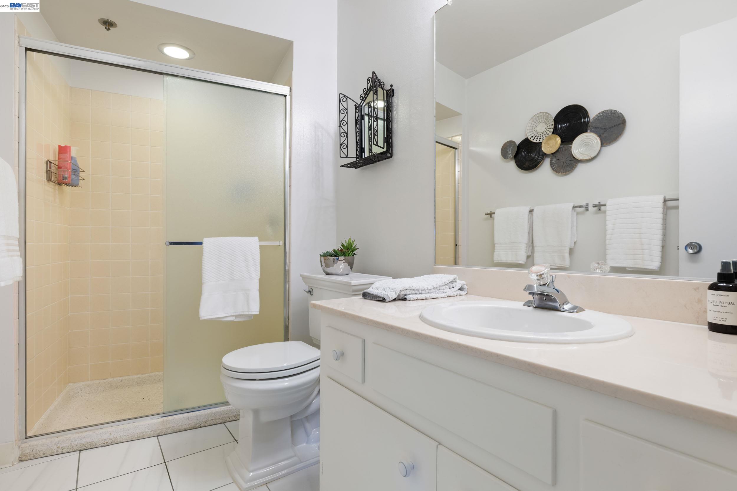 Detail Gallery Image 18 of 32 For 5405 Carlton St #303,  Oakland,  CA 94618 - 2 Beds | 2 Baths