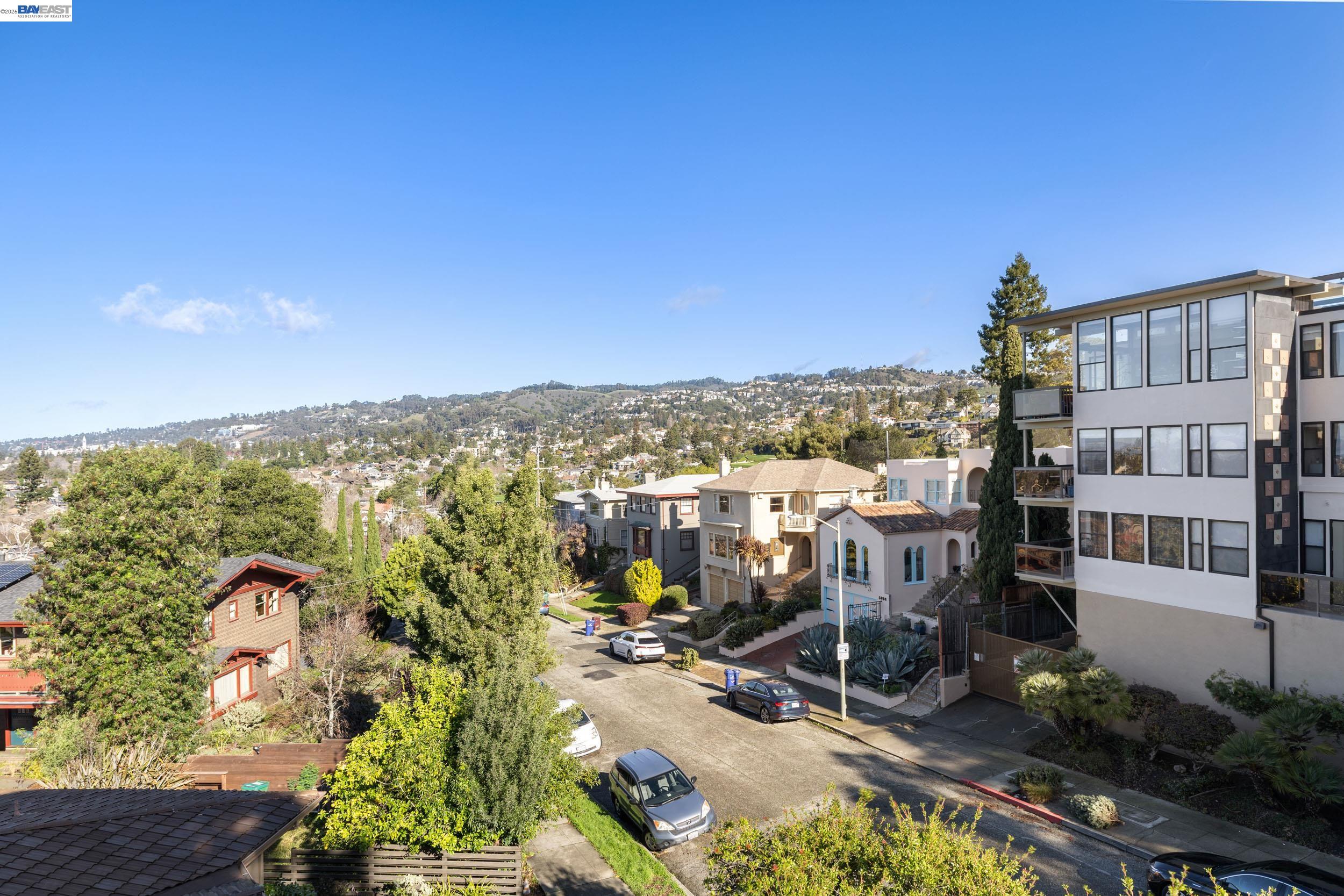 Detail Gallery Image 20 of 32 For 5405 Carlton St #303,  Oakland,  CA 94618 - 2 Beds | 2 Baths
