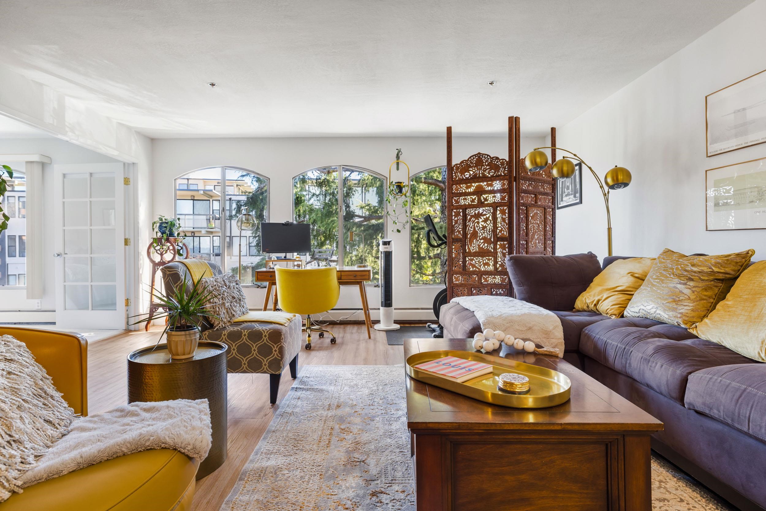 Detail Gallery Image 3 of 32 For 5405 Carlton St #303,  Oakland,  CA 94618 - 2 Beds | 2 Baths