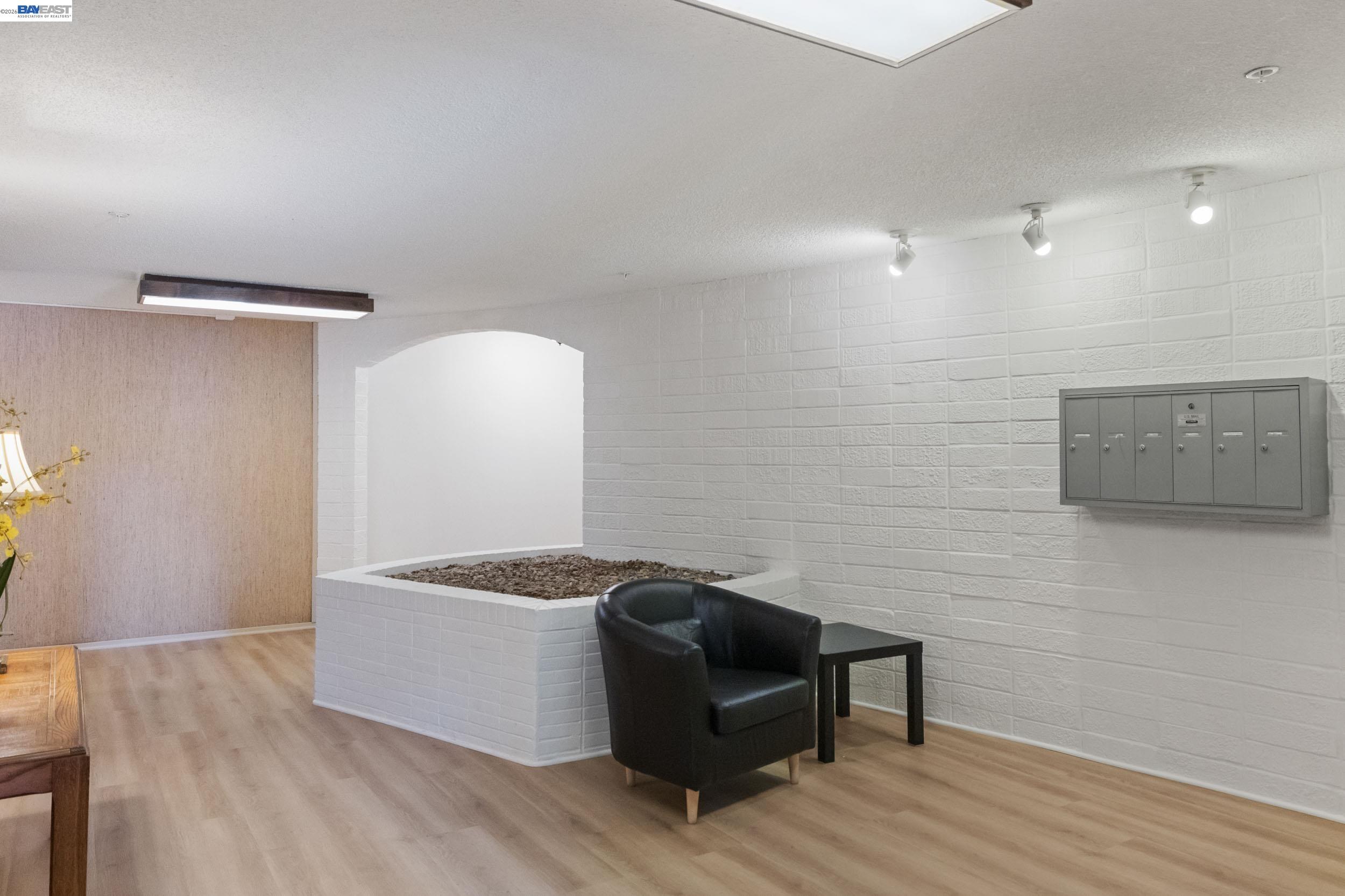 Detail Gallery Image 22 of 32 For 5405 Carlton St #303,  Oakland,  CA 94618 - 2 Beds | 2 Baths