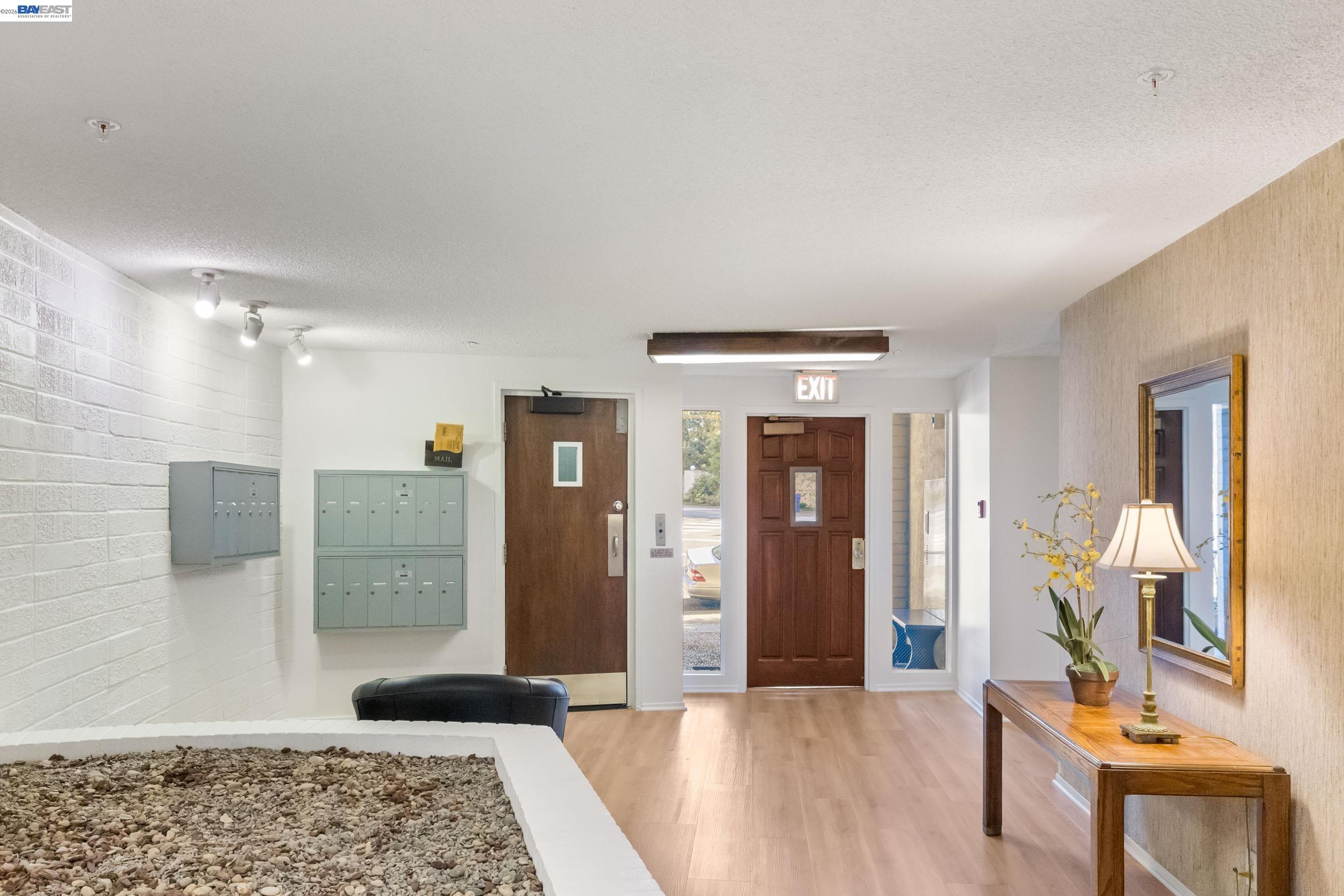 Detail Gallery Image 23 of 32 For 5405 Carlton St #303,  Oakland,  CA 94618 - 2 Beds | 2 Baths