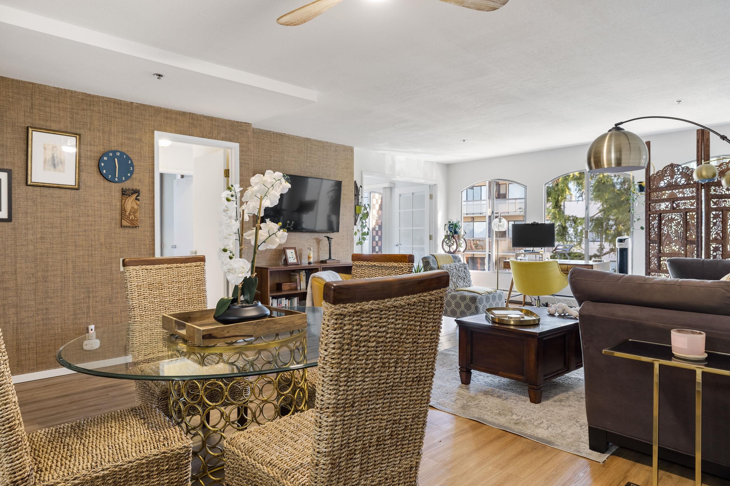 Detail Gallery Image 4 of 32 For 5405 Carlton St #303,  Oakland,  CA 94618 - 2 Beds | 2 Baths