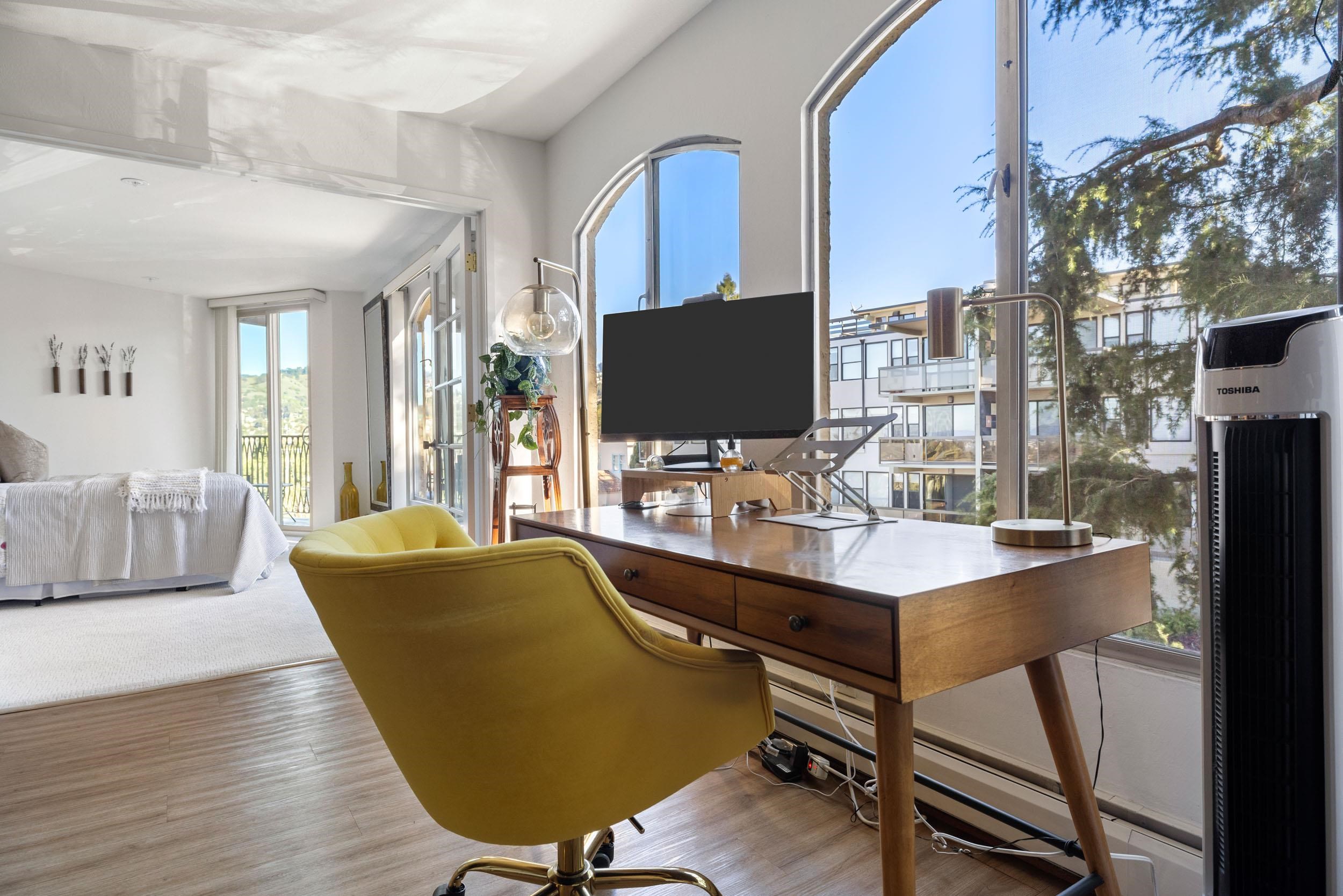 Detail Gallery Image 5 of 32 For 5405 Carlton St #303,  Oakland,  CA 94618 - 2 Beds | 2 Baths