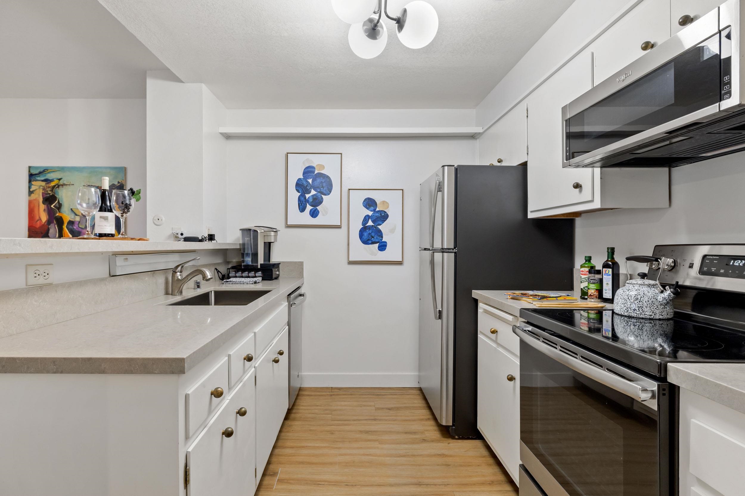 Detail Gallery Image 8 of 32 For 5405 Carlton St #303,  Oakland,  CA 94618 - 2 Beds | 2 Baths