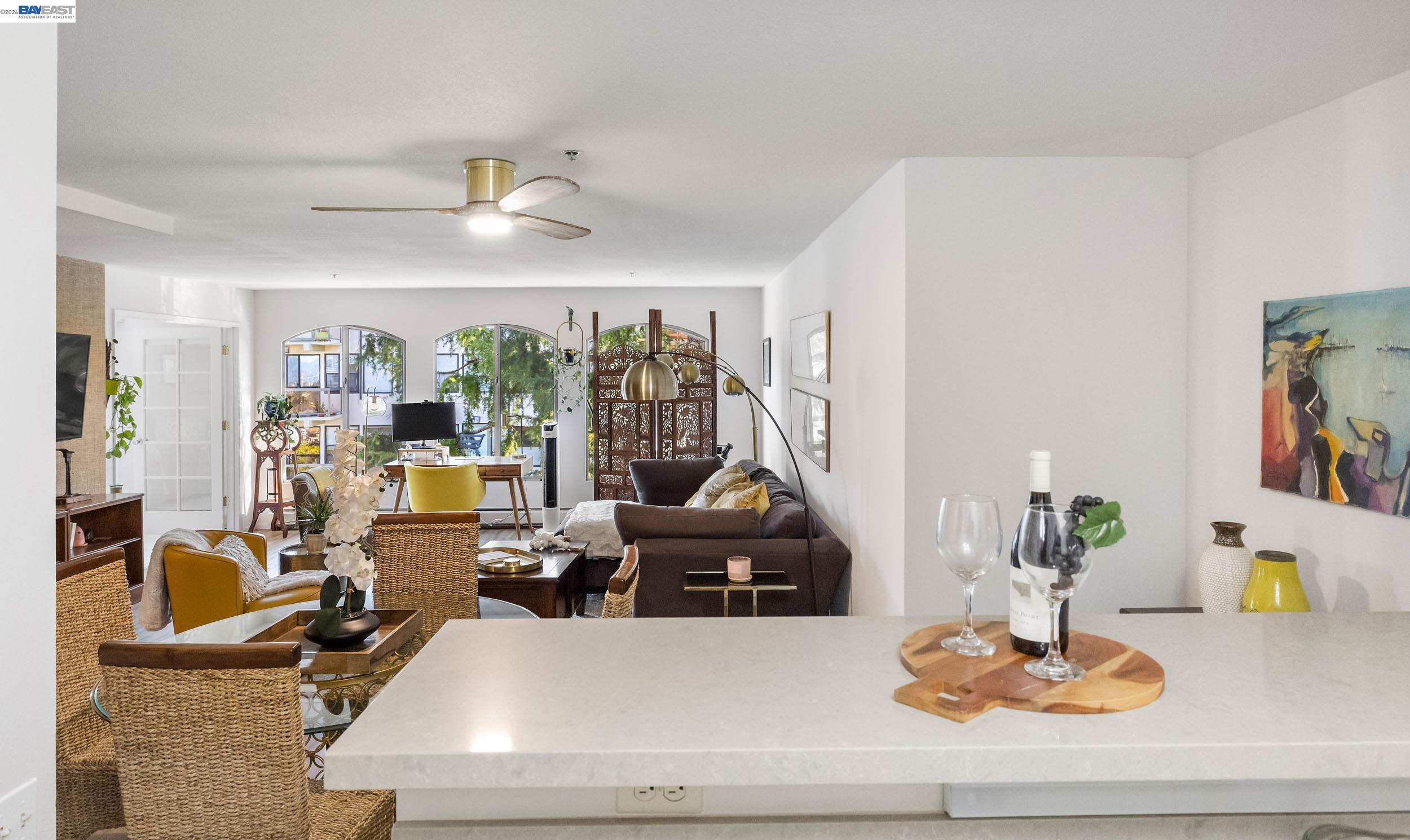 Detail Gallery Image 9 of 32 For 5405 Carlton St #303,  Oakland,  CA 94618 - 2 Beds | 2 Baths