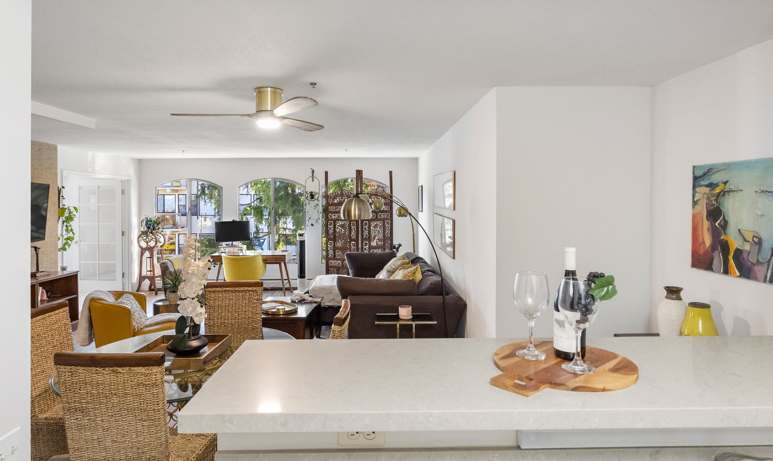 Detail Gallery Image 9 of 32 For 5405 Carlton St #303,  Oakland,  CA 94618 - 2 Beds | 2 Baths