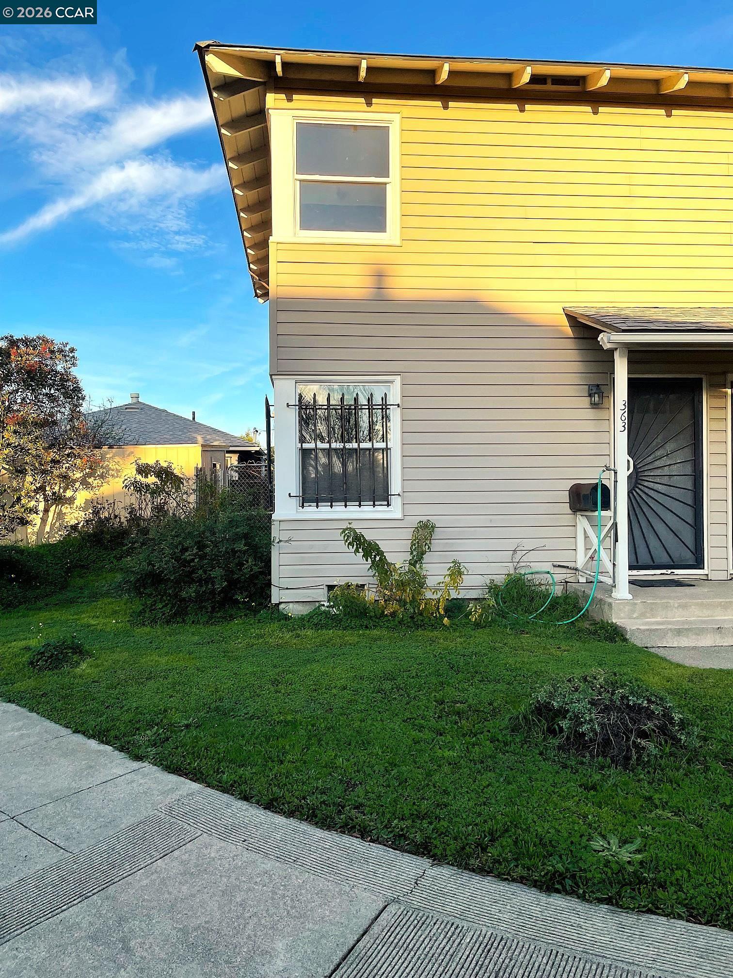 Front Image Thumbnail for CC41120477